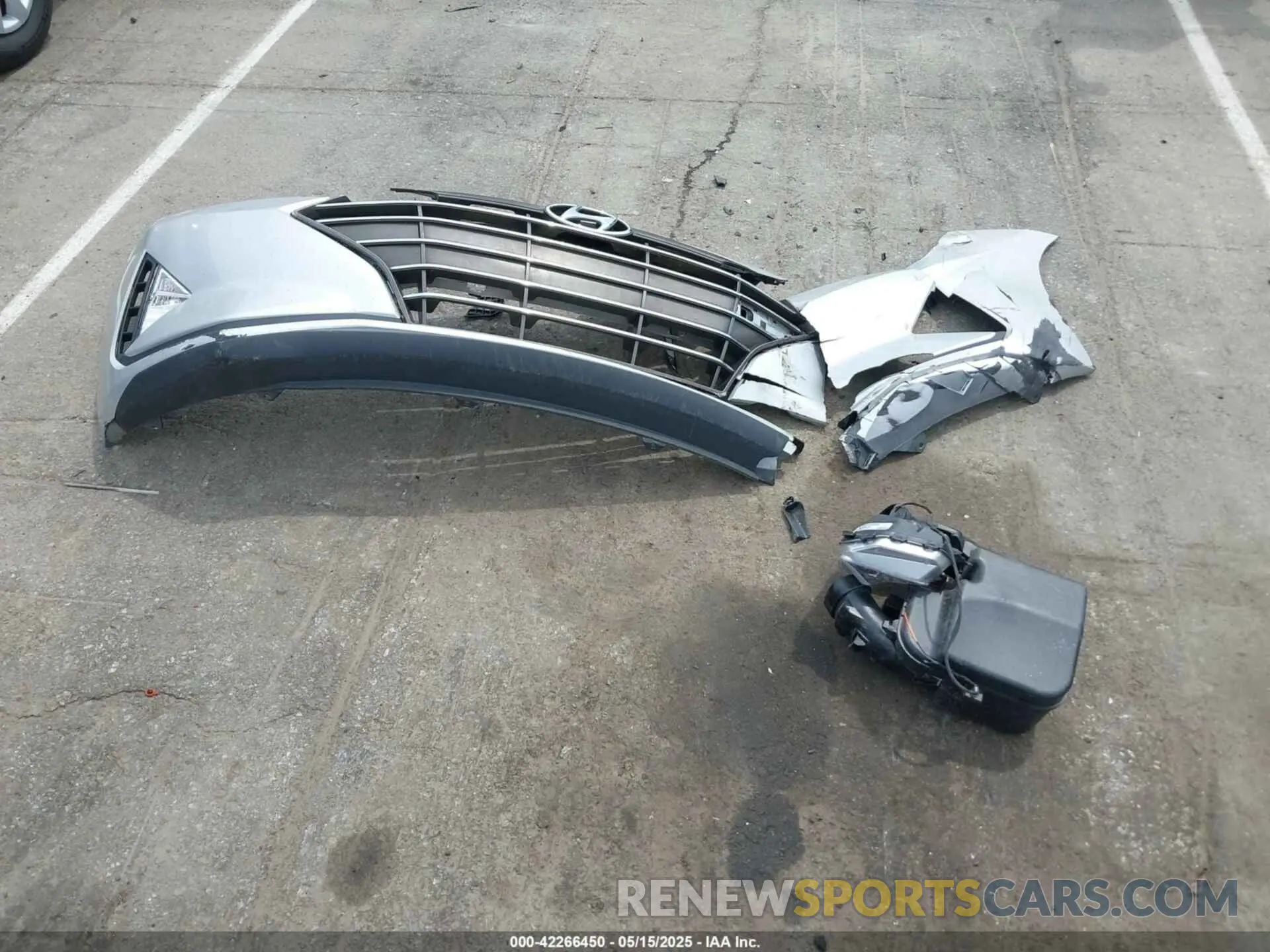 11 Photograph of a damaged car 5NPD74LF8LH500998 HYUNDAI ELANTRA 2020