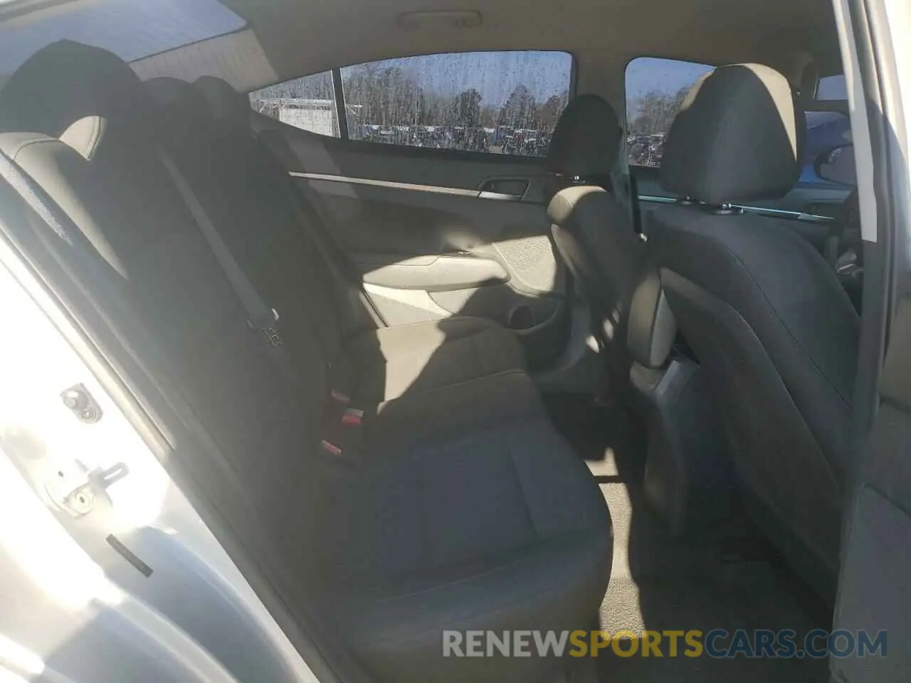 10 Photograph of a damaged car 5NPD74LF8LH502704 HYUNDAI ELANTRA 2020