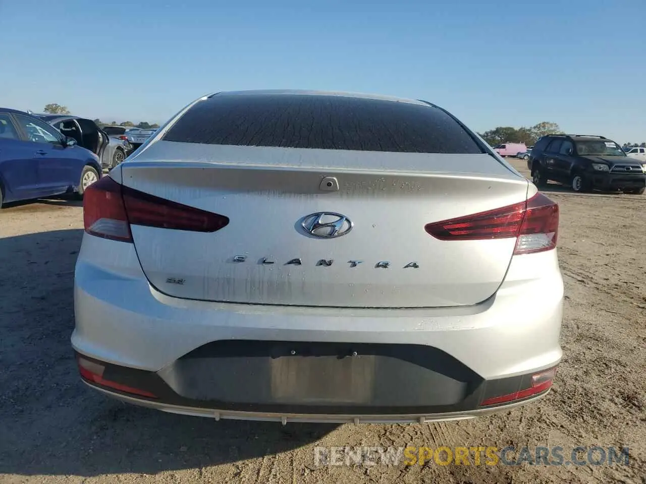 6 Photograph of a damaged car 5NPD74LF8LH502704 HYUNDAI ELANTRA 2020
