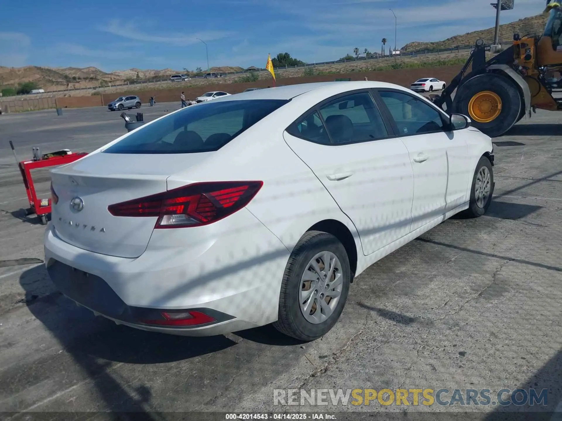 4 Photograph of a damaged car 5NPD74LF8LH508941 HYUNDAI ELANTRA 2020