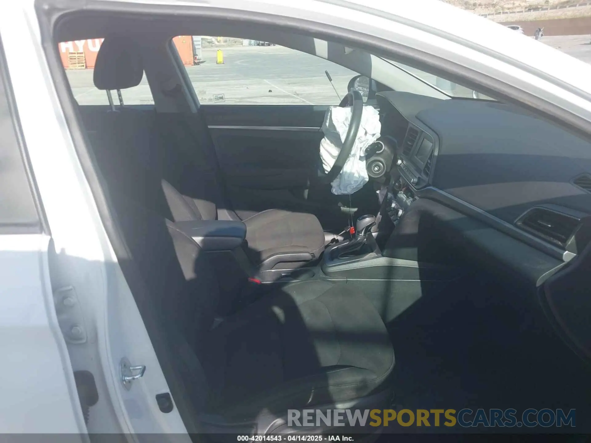 5 Photograph of a damaged car 5NPD74LF8LH508941 HYUNDAI ELANTRA 2020
