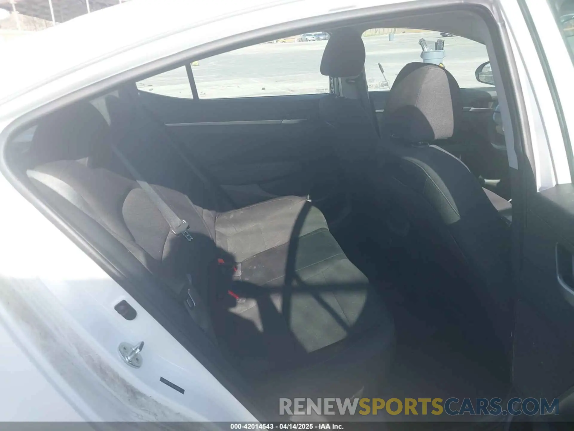 8 Photograph of a damaged car 5NPD74LF8LH508941 HYUNDAI ELANTRA 2020