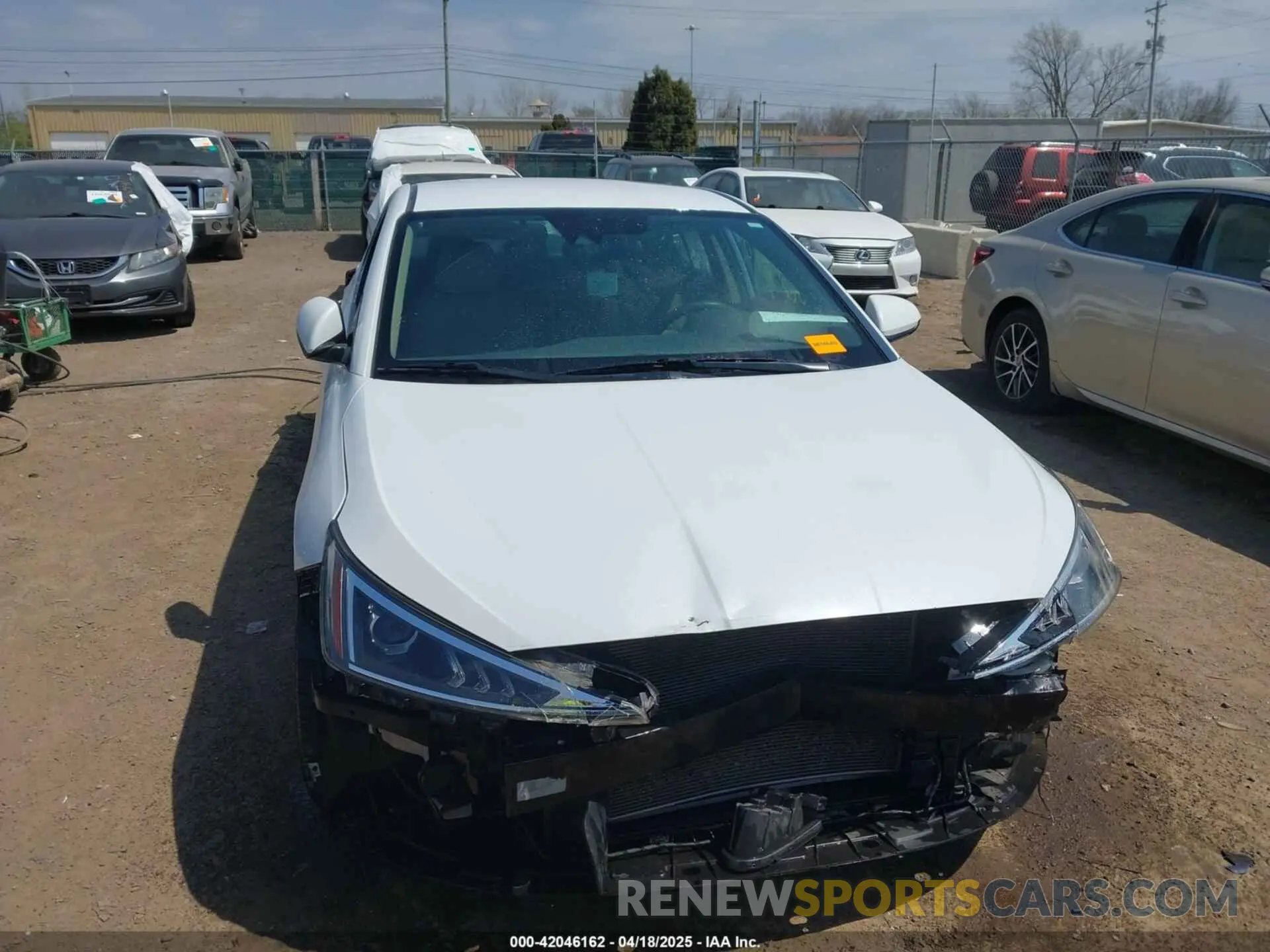 13 Photograph of a damaged car 5NPD74LF8LH519597 HYUNDAI ELANTRA 2020