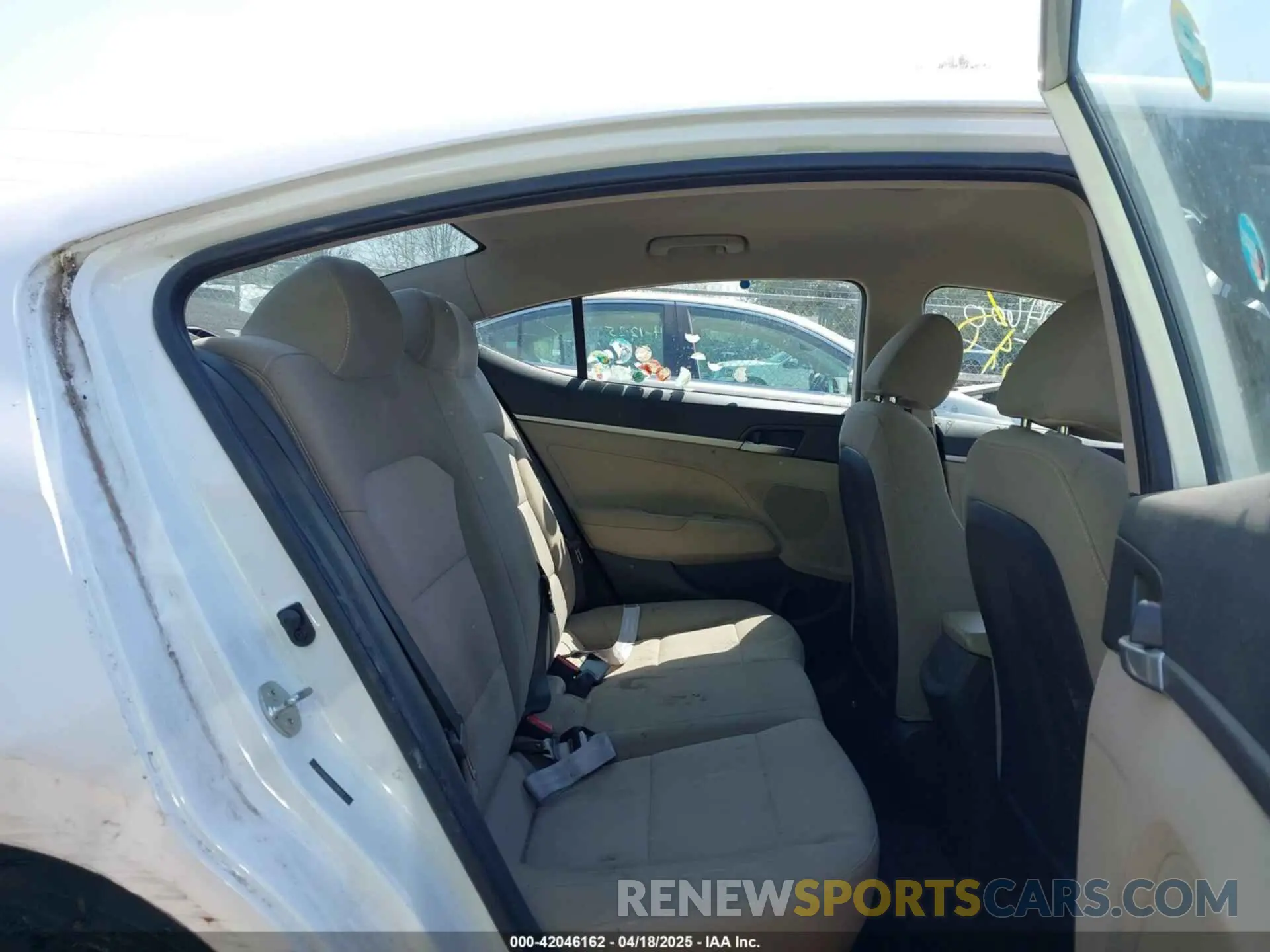 8 Photograph of a damaged car 5NPD74LF8LH519597 HYUNDAI ELANTRA 2020