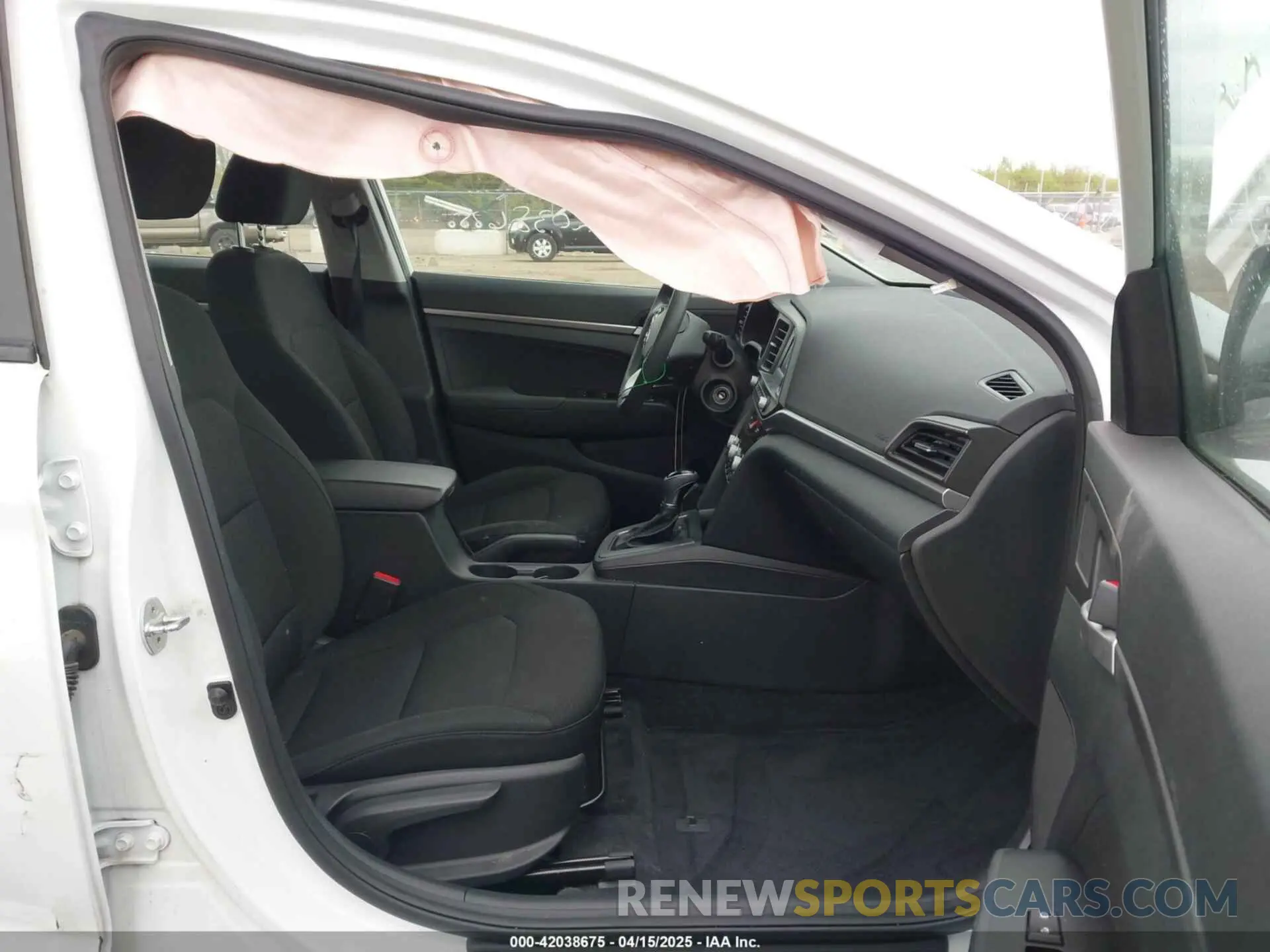 5 Photograph of a damaged car 5NPD74LF8LH522788 HYUNDAI ELANTRA 2020