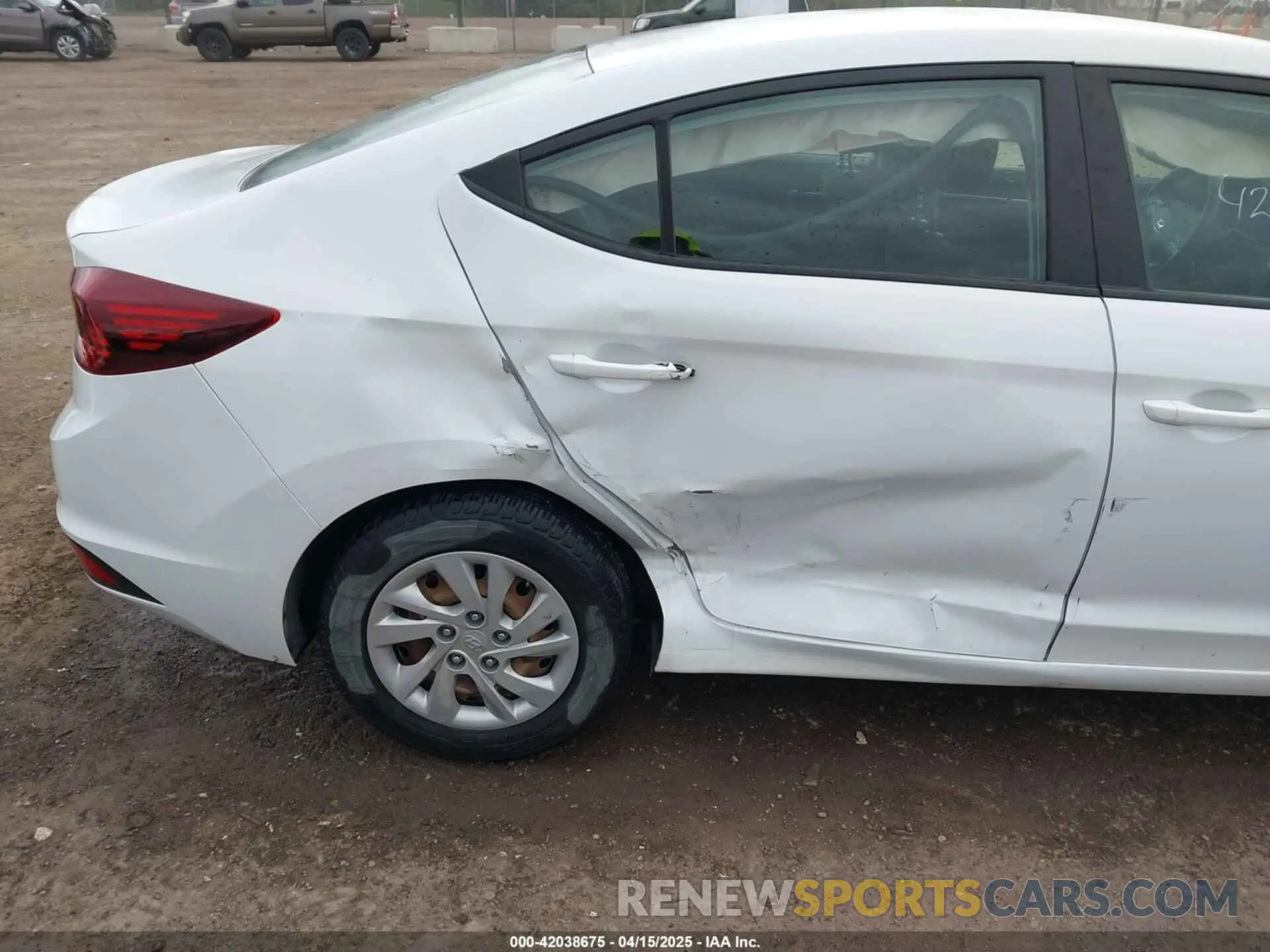 6 Photograph of a damaged car 5NPD74LF8LH522788 HYUNDAI ELANTRA 2020