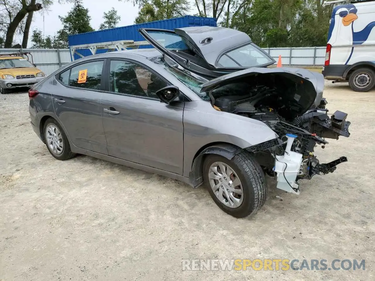 4 Photograph of a damaged car 5NPD74LF8LH525786 HYUNDAI ELANTRA 2020
