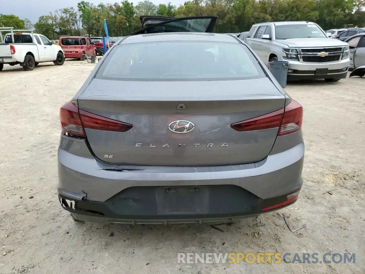 6 Photograph of a damaged car 5NPD74LF8LH525786 HYUNDAI ELANTRA 2020