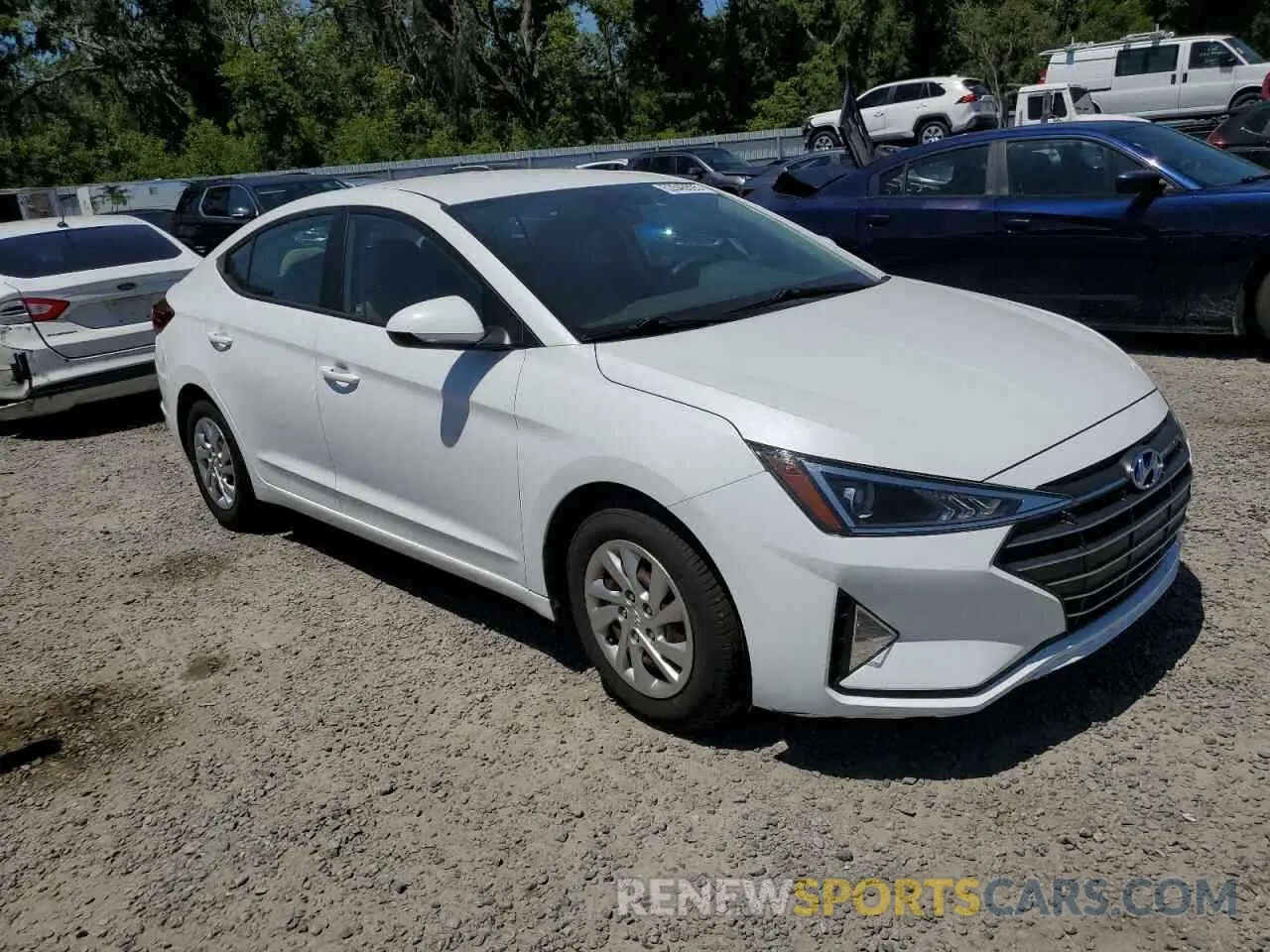 4 Photograph of a damaged car 5NPD74LF8LH592856 HYUNDAI ELANTRA 2020