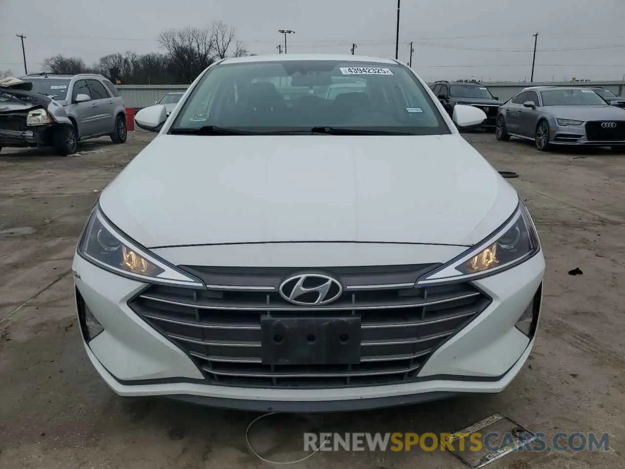 5 Photograph of a damaged car 5NPD74LF8LH610661 HYUNDAI ELANTRA 2020