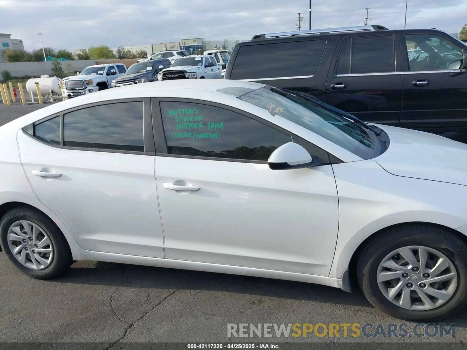 13 Photograph of a damaged car 5NPD74LF9LH501450 HYUNDAI ELANTRA 2020