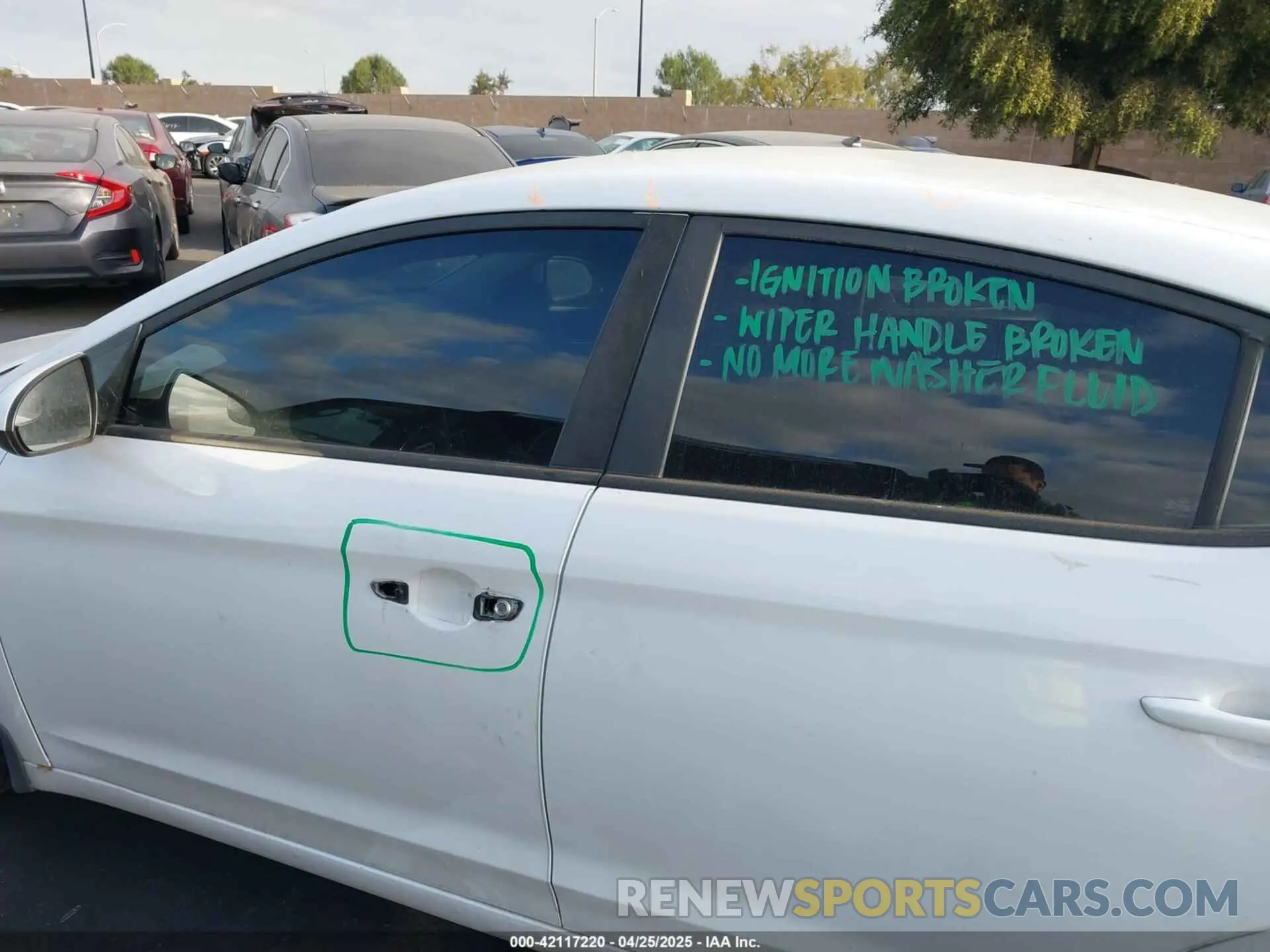 6 Photograph of a damaged car 5NPD74LF9LH501450 HYUNDAI ELANTRA 2020