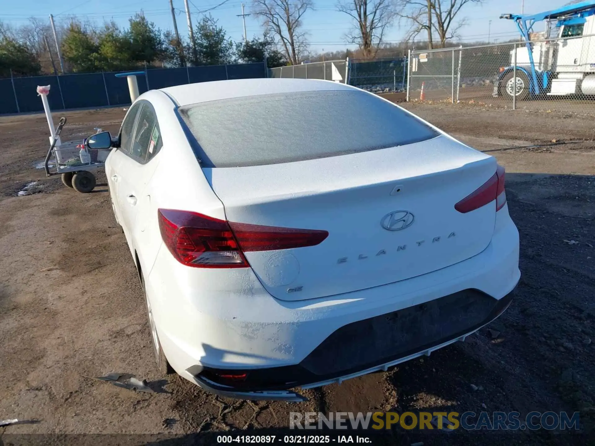 3 Photograph of a damaged car 5NPD74LF9LH503716 HYUNDAI ELANTRA 2020