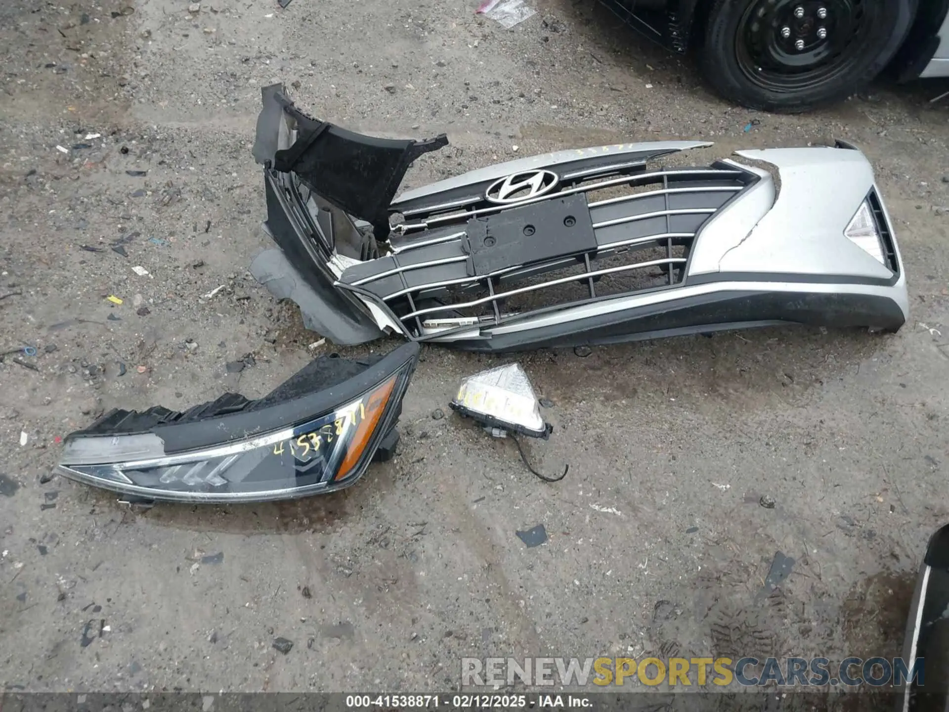 12 Photograph of a damaged car 5NPD74LF9LH515106 HYUNDAI ELANTRA 2020