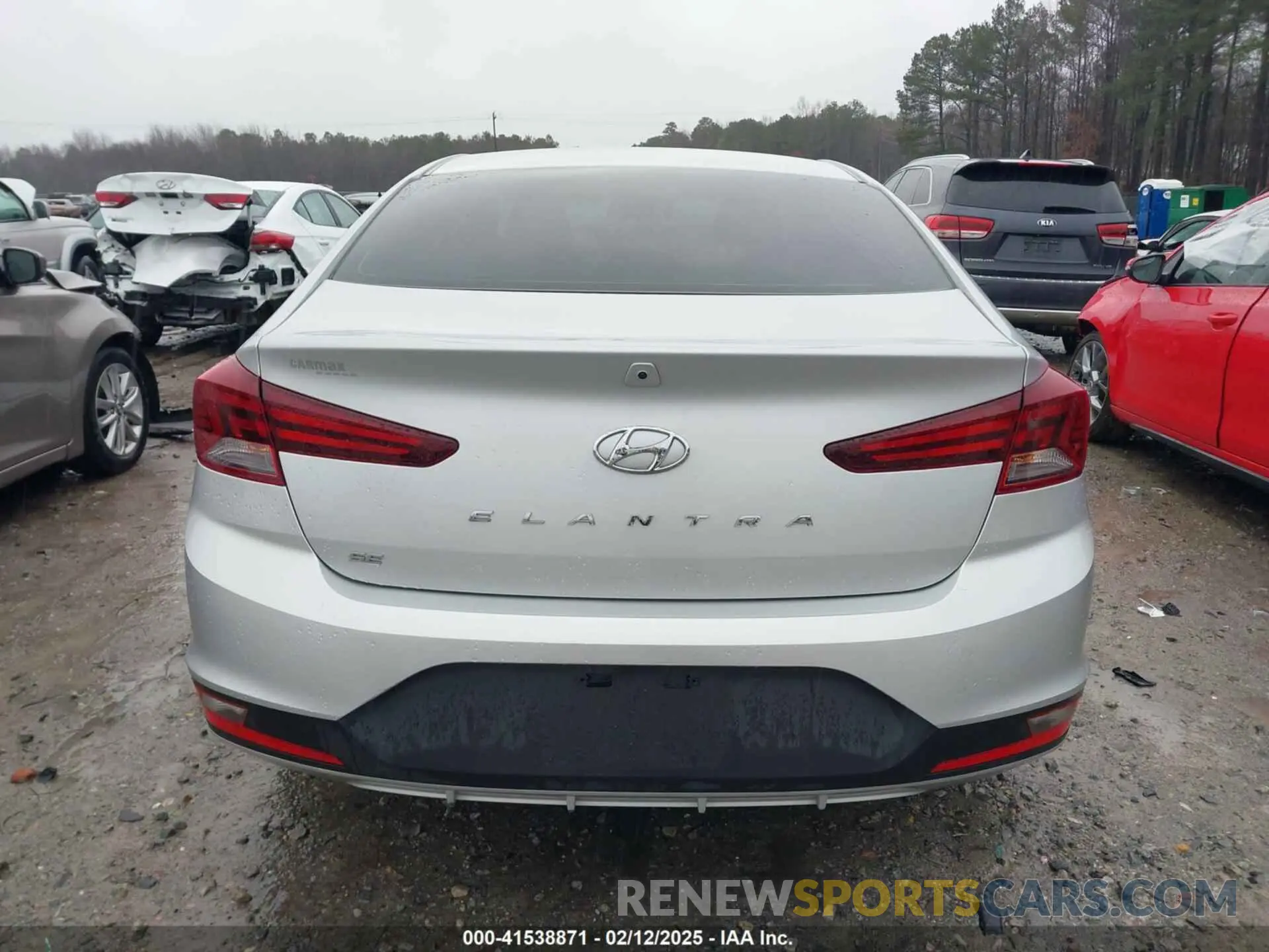 17 Photograph of a damaged car 5NPD74LF9LH515106 HYUNDAI ELANTRA 2020
