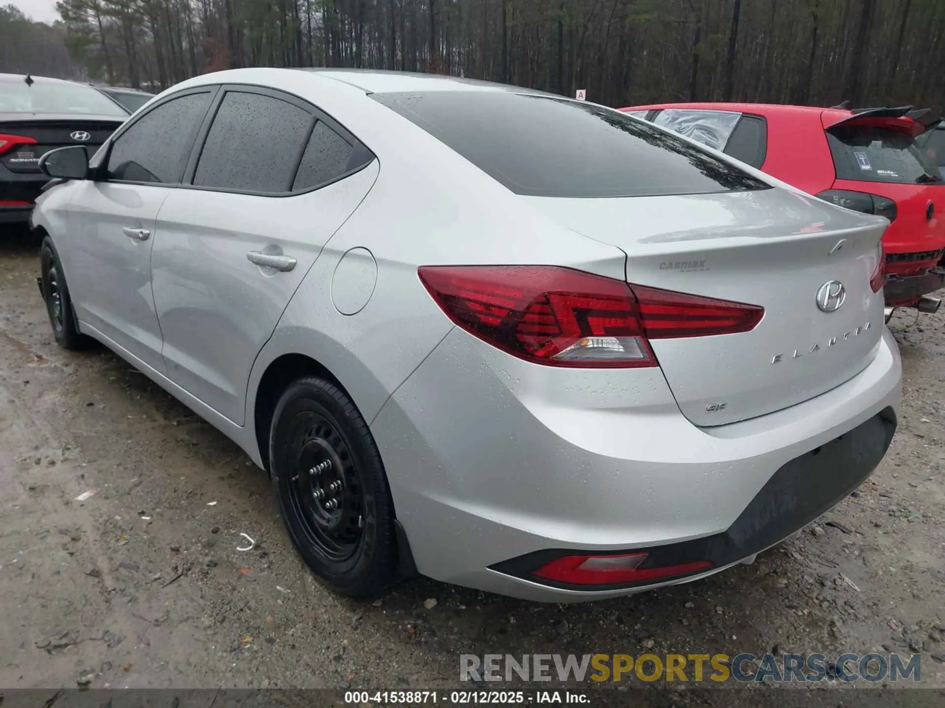 3 Photograph of a damaged car 5NPD74LF9LH515106 HYUNDAI ELANTRA 2020