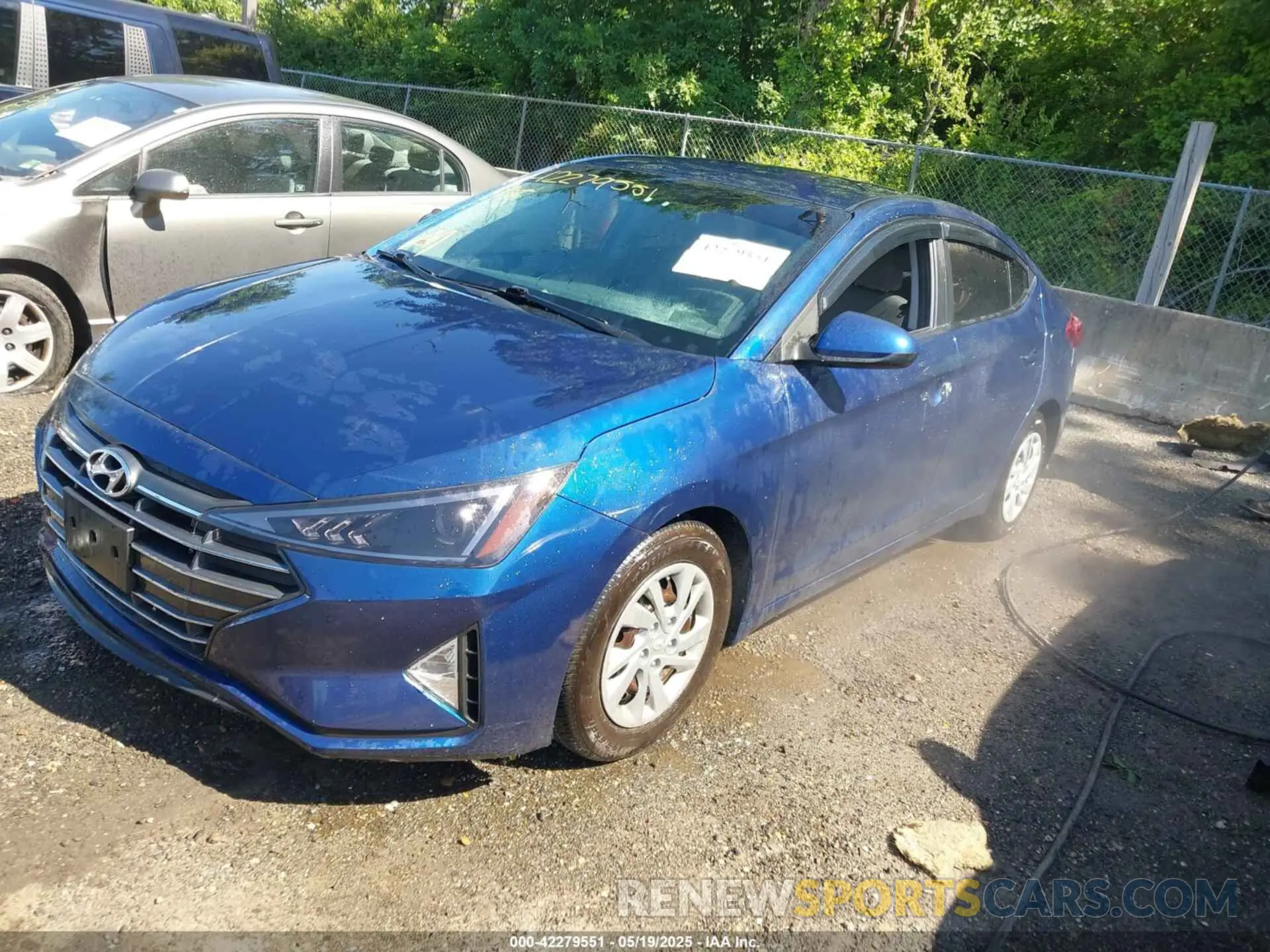 2 Photograph of a damaged car 5NPD74LF9LH546999 HYUNDAI ELANTRA 2020