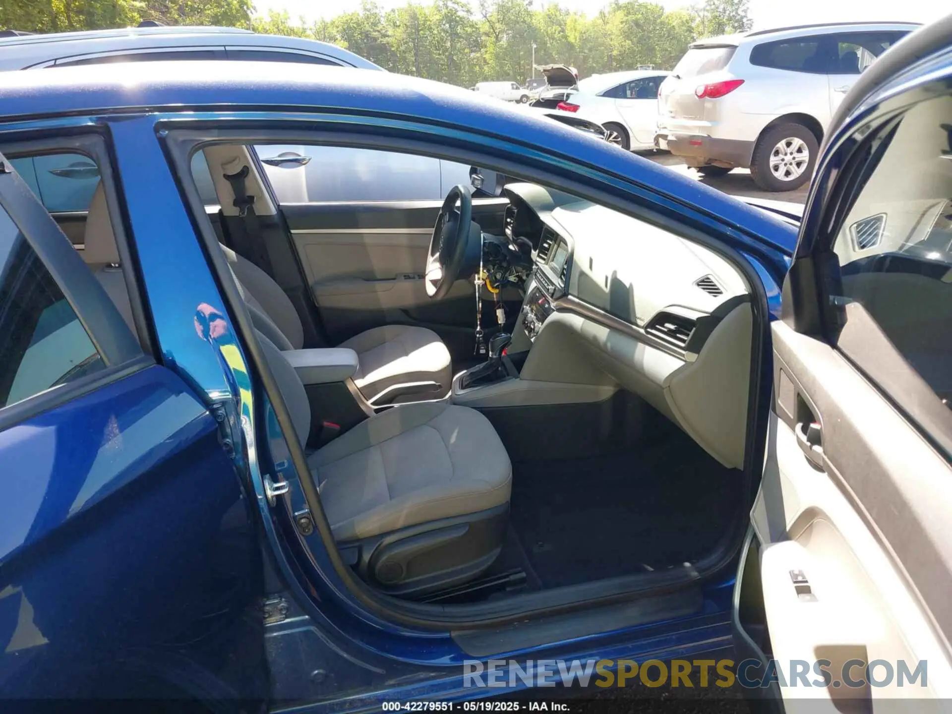 5 Photograph of a damaged car 5NPD74LF9LH546999 HYUNDAI ELANTRA 2020