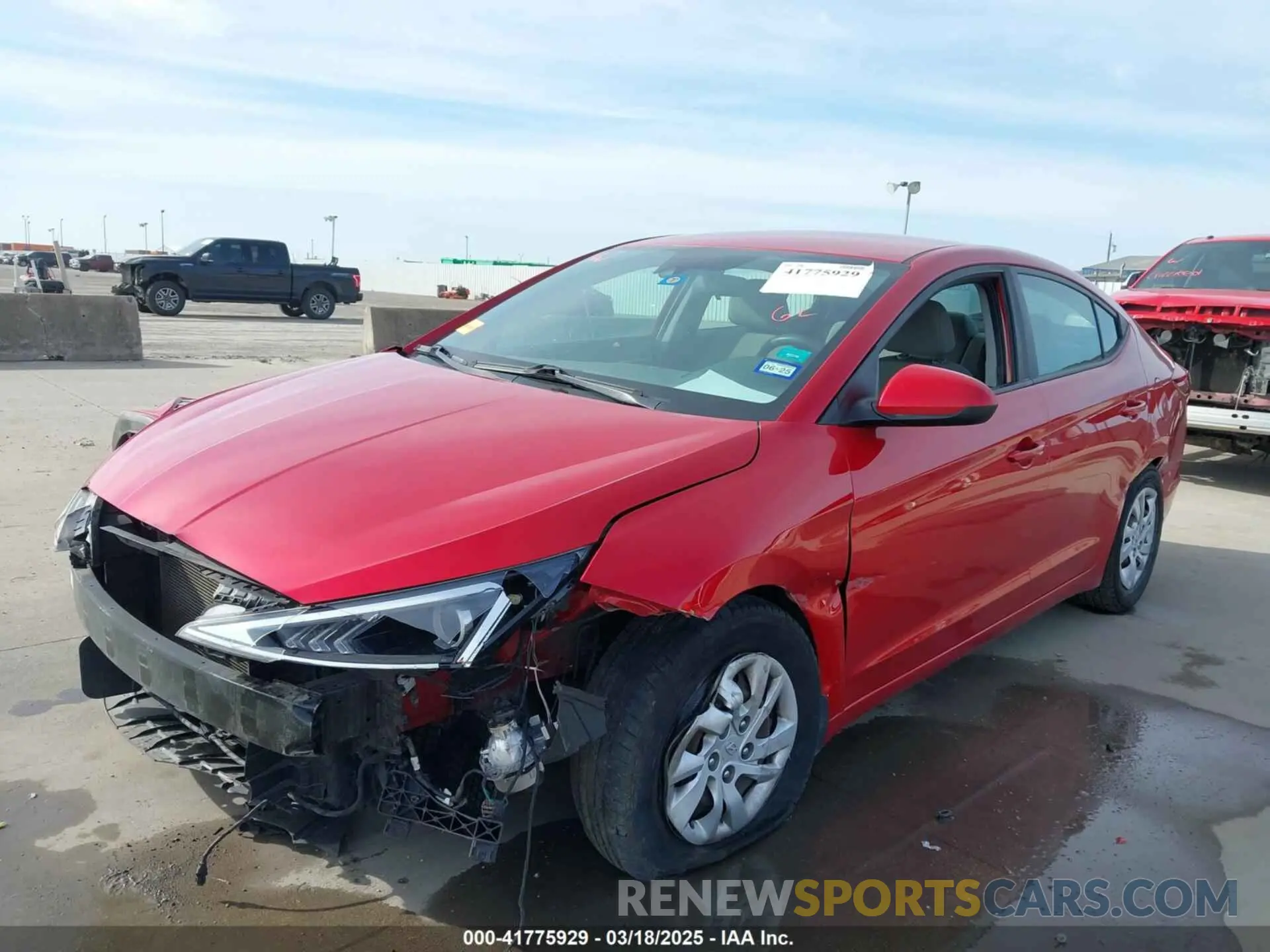 2 Photograph of a damaged car 5NPD74LF9LH550695 HYUNDAI ELANTRA 2020
