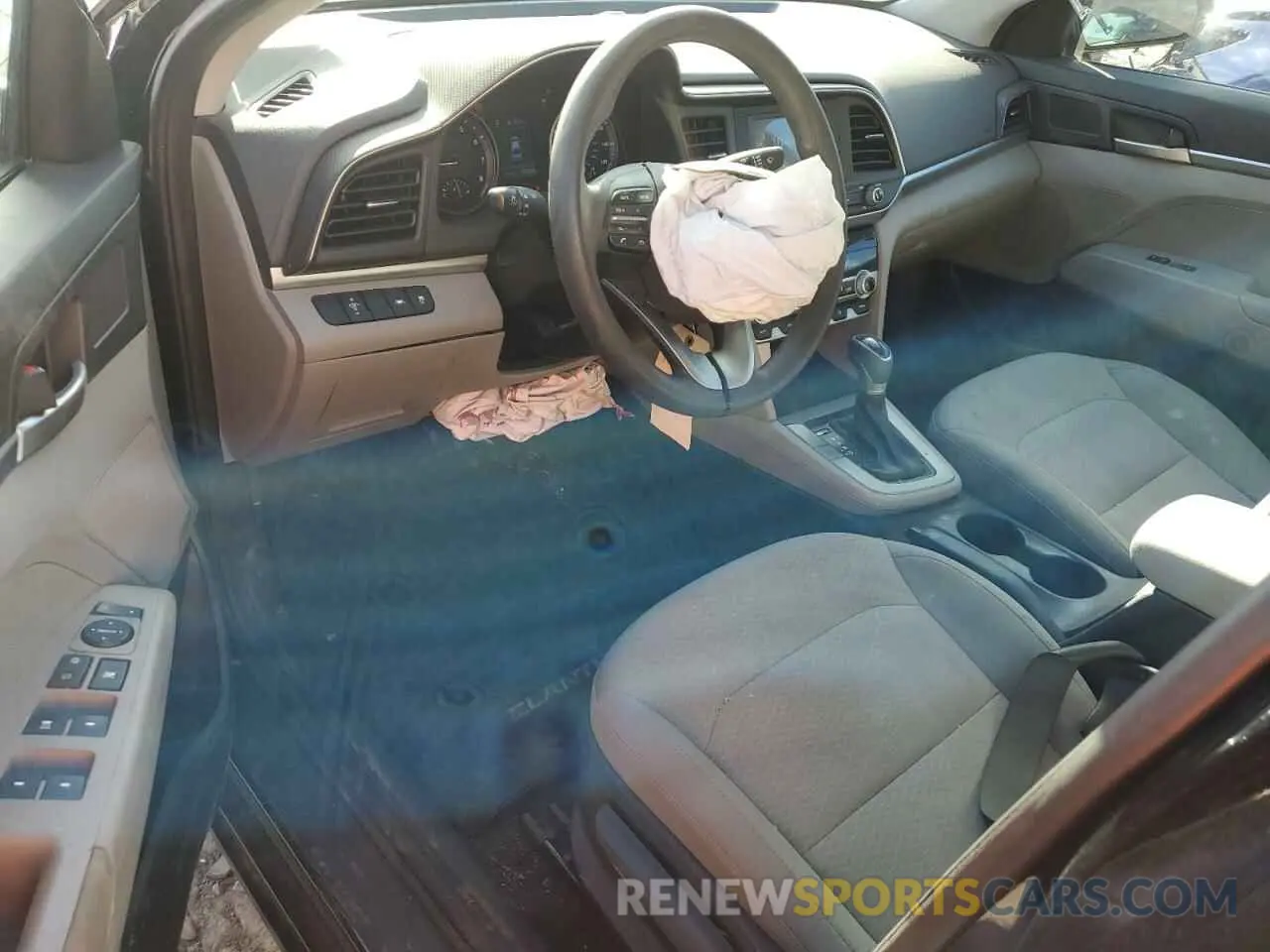 8 Photograph of a damaged car 5NPD74LF9LH586080 HYUNDAI ELANTRA 2020