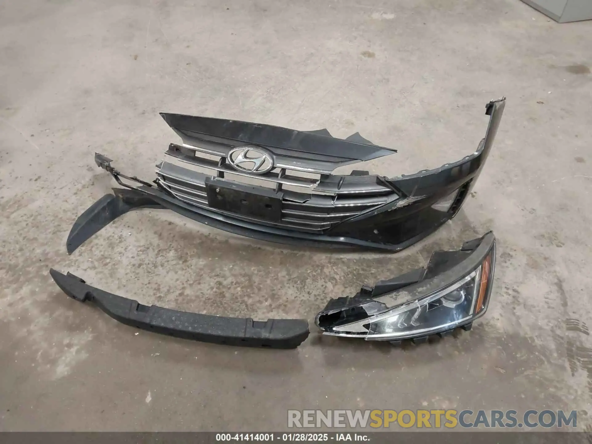 11 Photograph of a damaged car 5NPD74LF9LH589237 HYUNDAI ELANTRA 2020