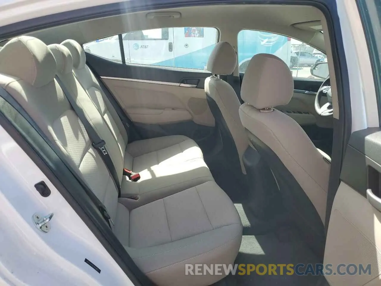 10 Photograph of a damaged car 5NPD74LF9LH603654 HYUNDAI ELANTRA 2020