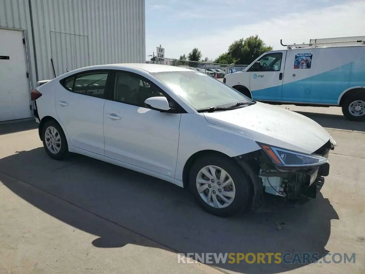 4 Photograph of a damaged car 5NPD74LF9LH603654 HYUNDAI ELANTRA 2020