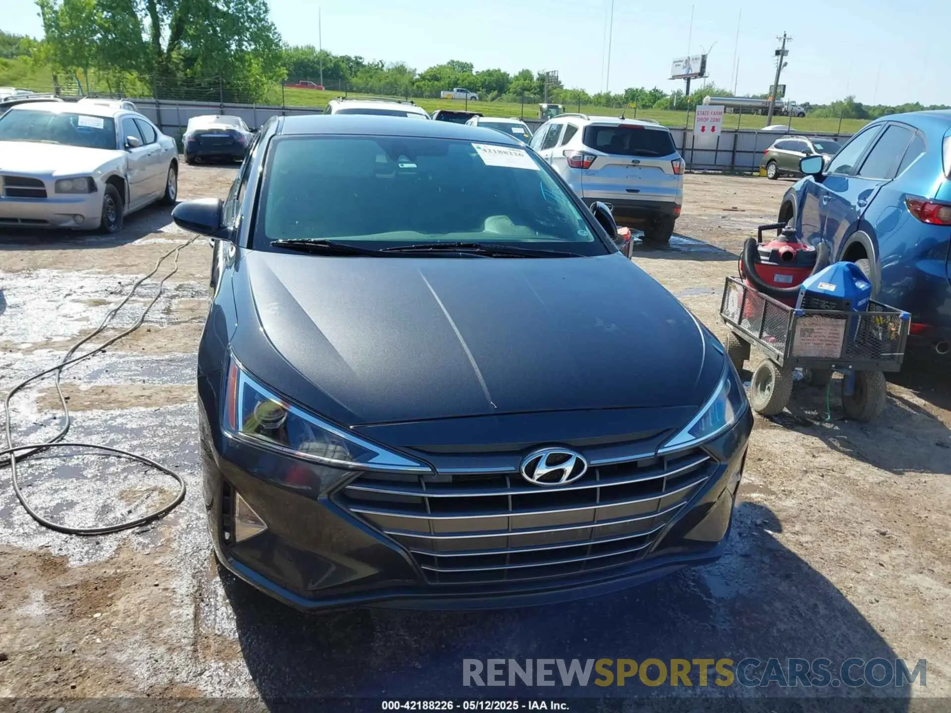 11 Photograph of a damaged car 5NPD74LF9LH607929 HYUNDAI ELANTRA 2020