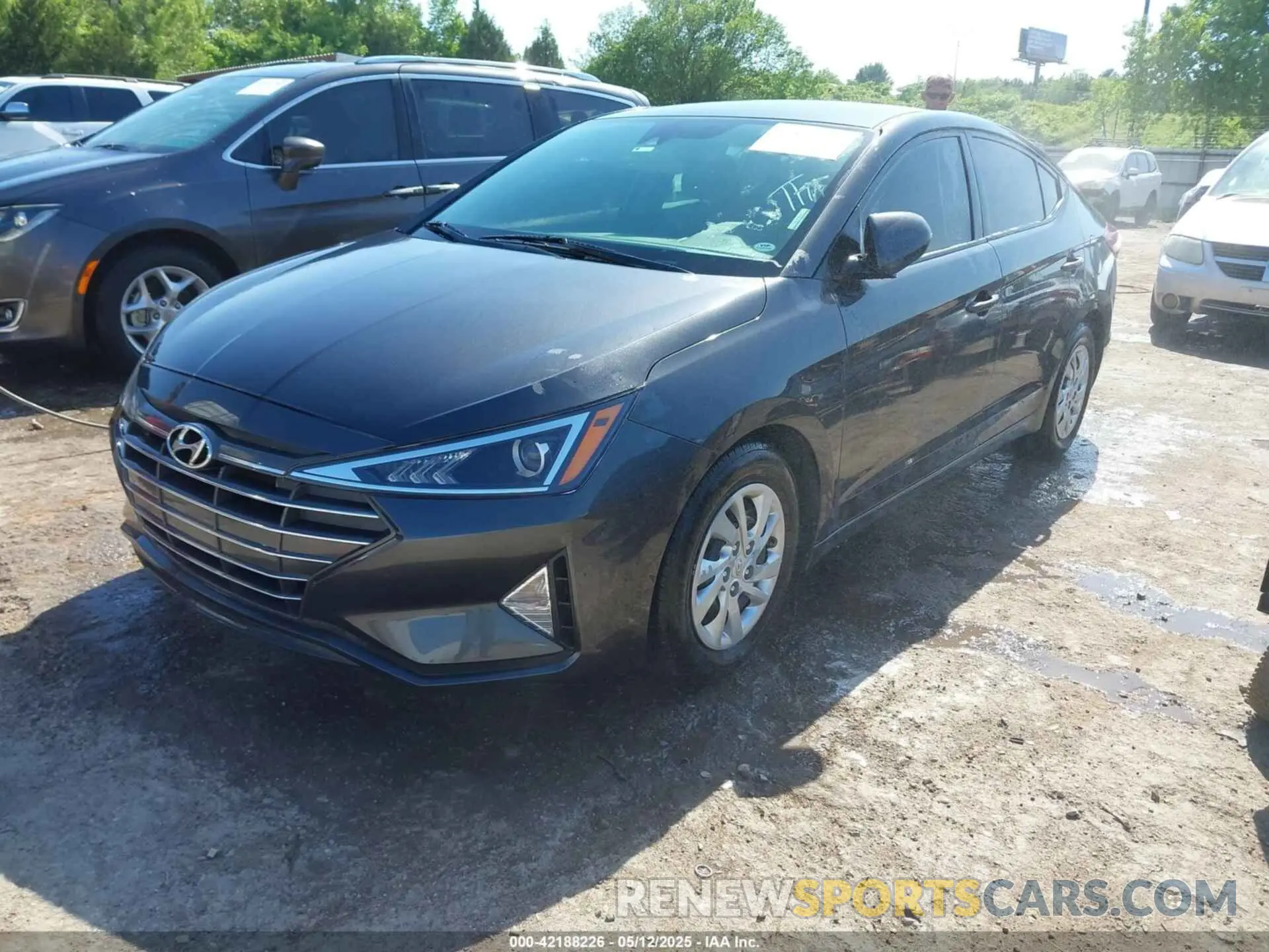 2 Photograph of a damaged car 5NPD74LF9LH607929 HYUNDAI ELANTRA 2020