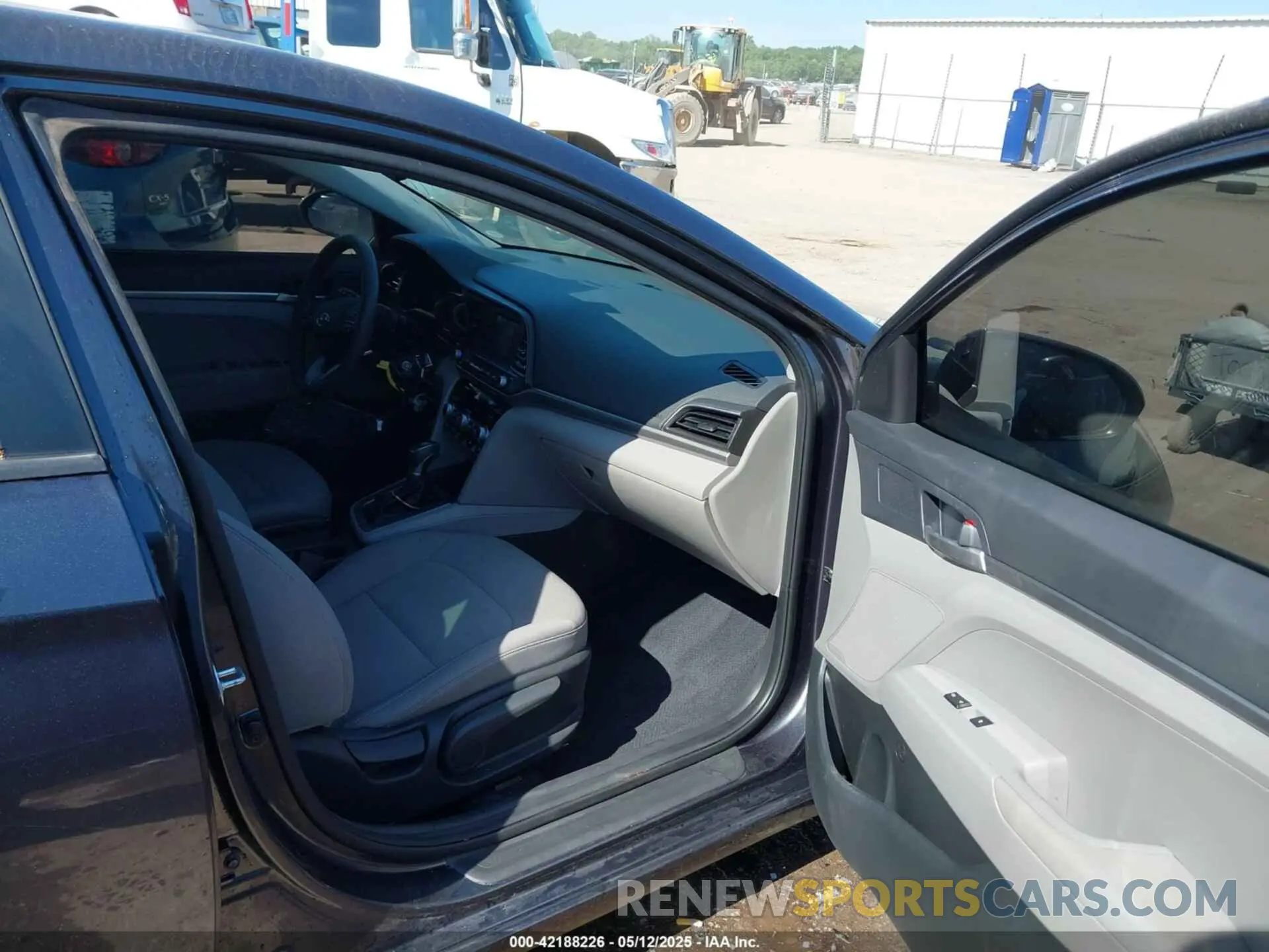 5 Photograph of a damaged car 5NPD74LF9LH607929 HYUNDAI ELANTRA 2020