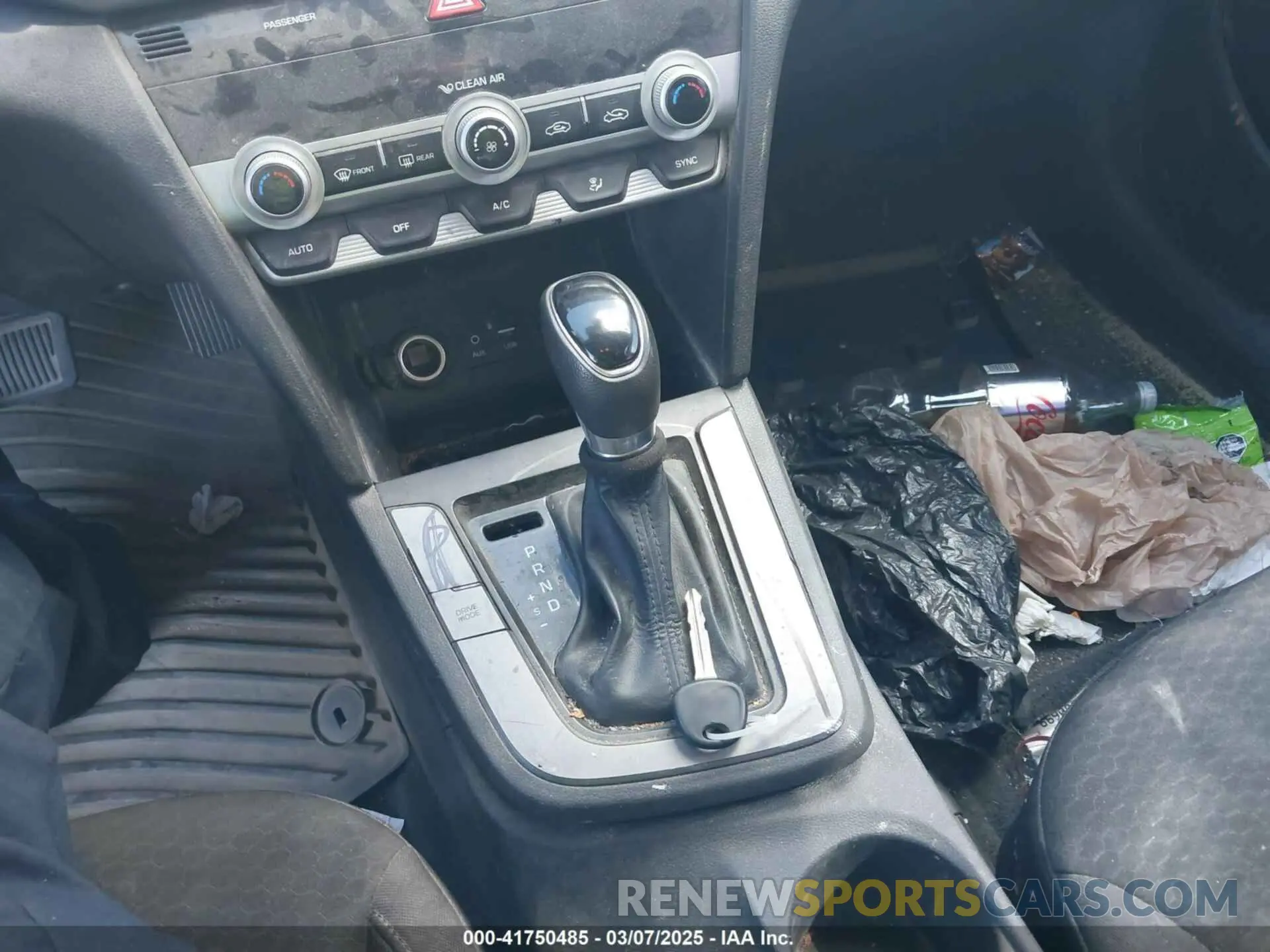 11 Photograph of a damaged car 5NPD74LF9LH611446 HYUNDAI ELANTRA 2020