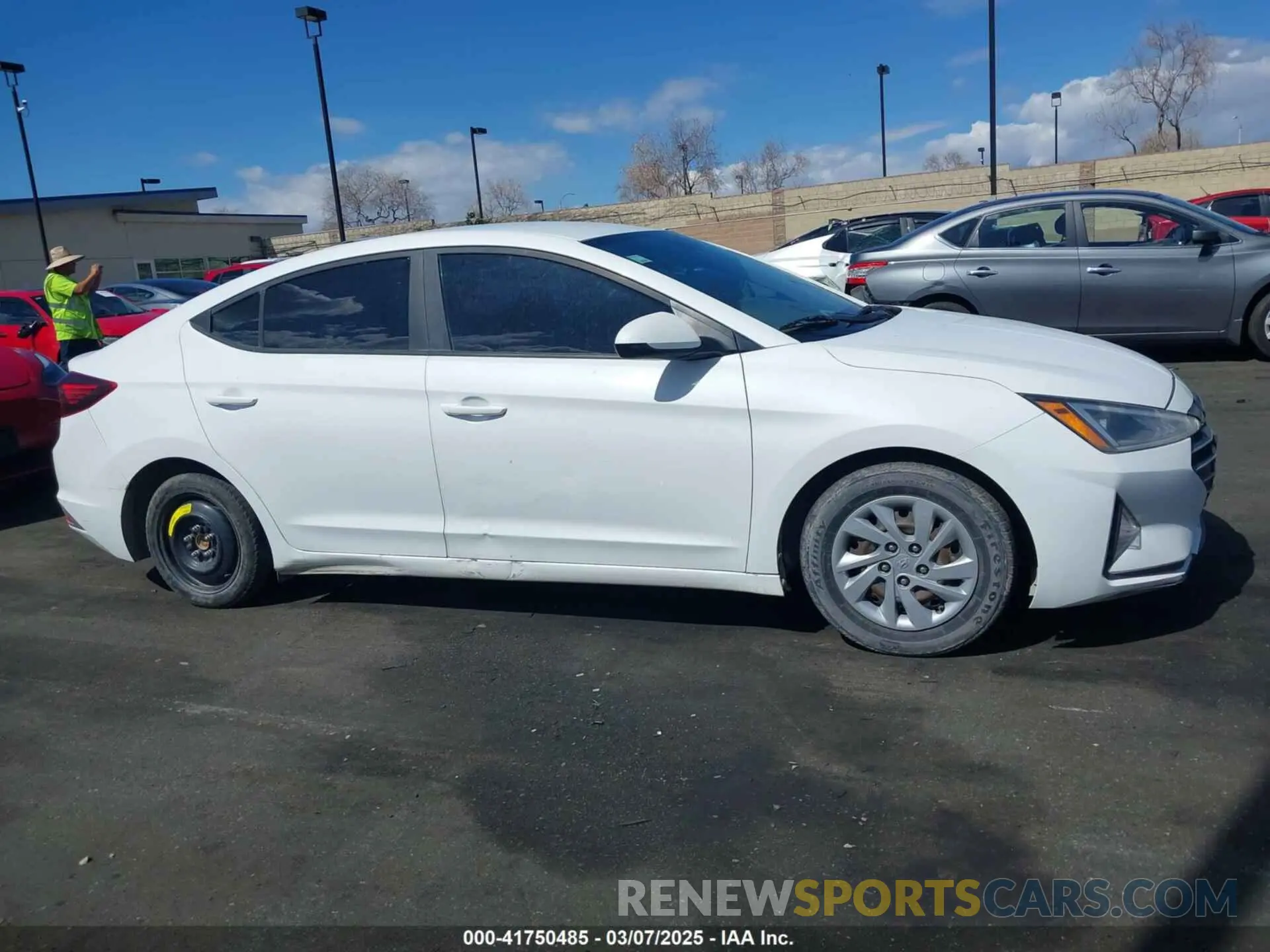 14 Photograph of a damaged car 5NPD74LF9LH611446 HYUNDAI ELANTRA 2020