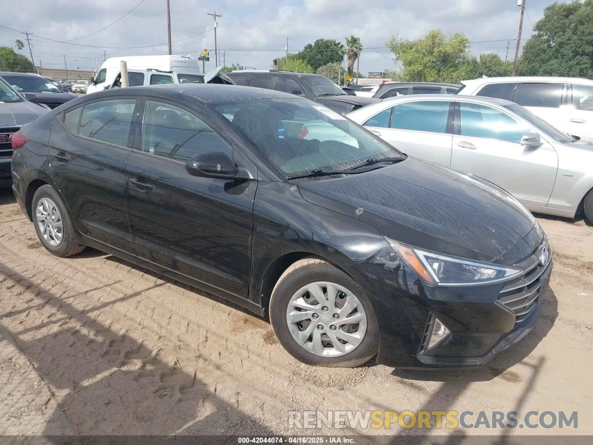 1 Photograph of a damaged car 5NPD74LF9LH611530 HYUNDAI ELANTRA 2020