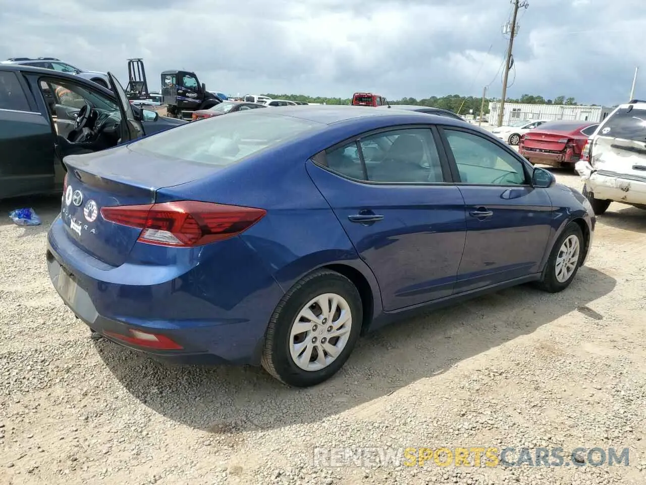 3 Photograph of a damaged car 5NPD74LFXLH505961 HYUNDAI ELANTRA 2020