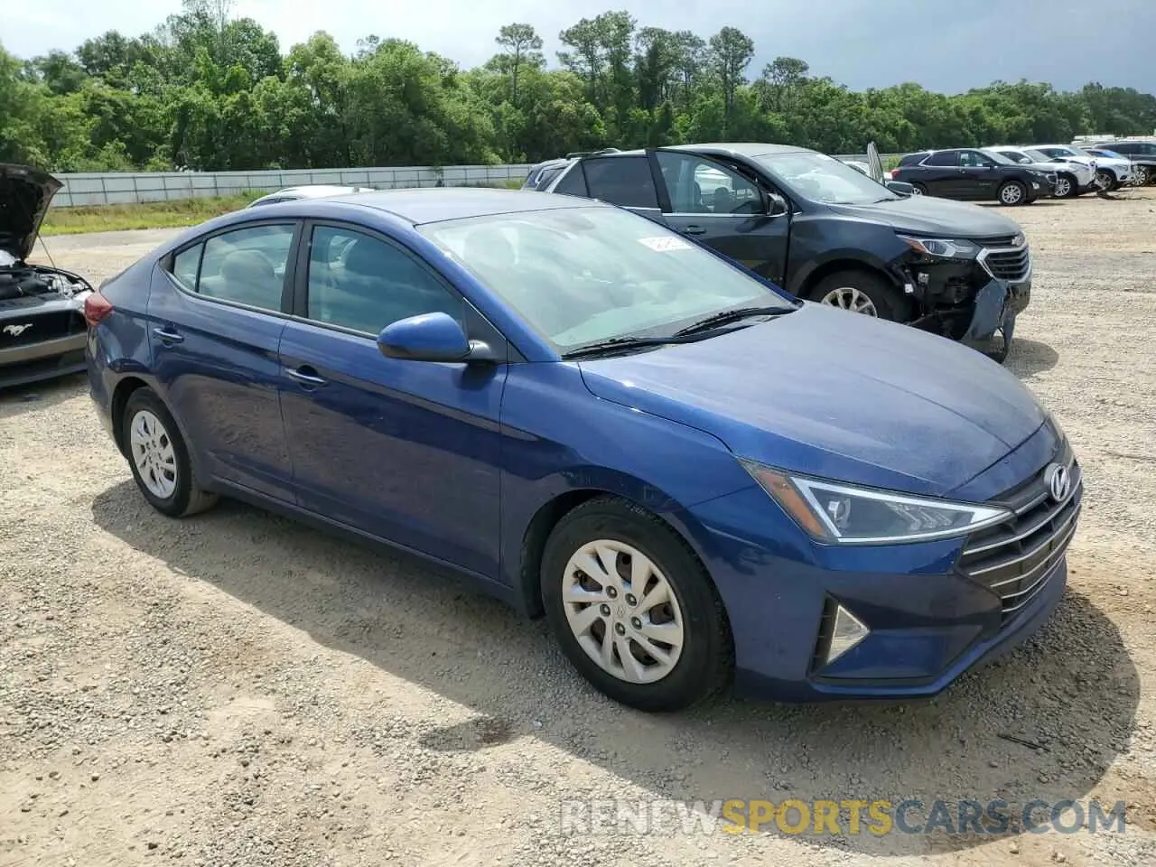 4 Photograph of a damaged car 5NPD74LFXLH505961 HYUNDAI ELANTRA 2020