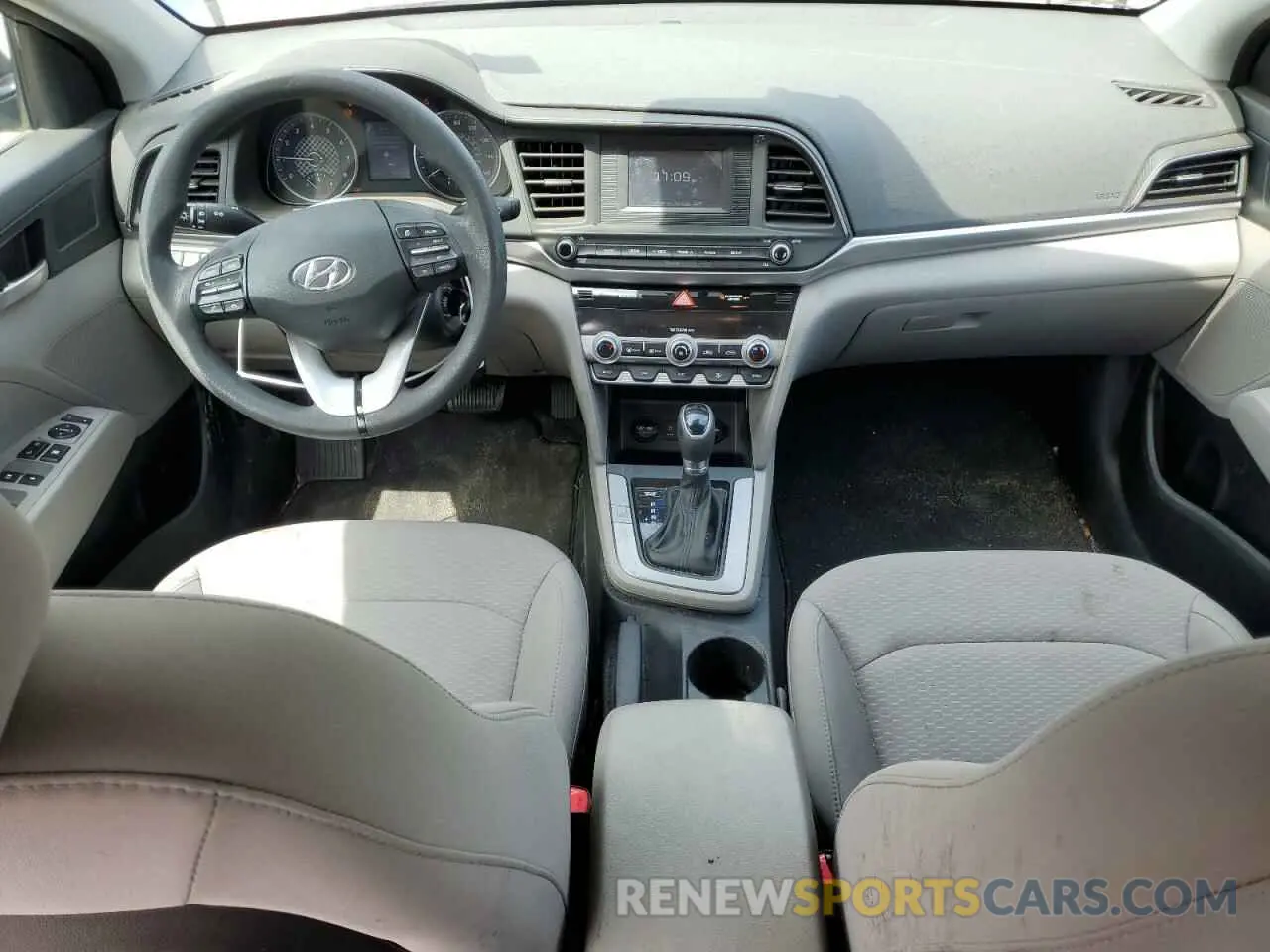 8 Photograph of a damaged car 5NPD74LFXLH505961 HYUNDAI ELANTRA 2020