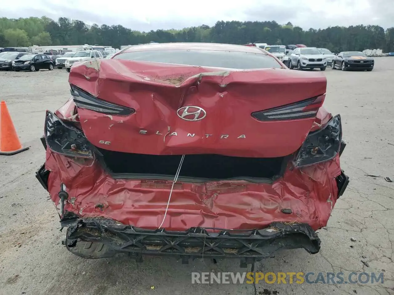 6 Photograph of a damaged car 5NPD74LFXLH516054 HYUNDAI ELANTRA 2020