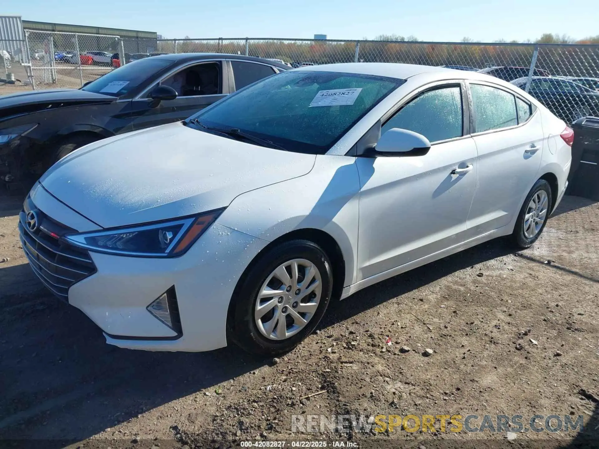 2 Photograph of a damaged car 5NPD74LFXLH531086 HYUNDAI ELANTRA 2020