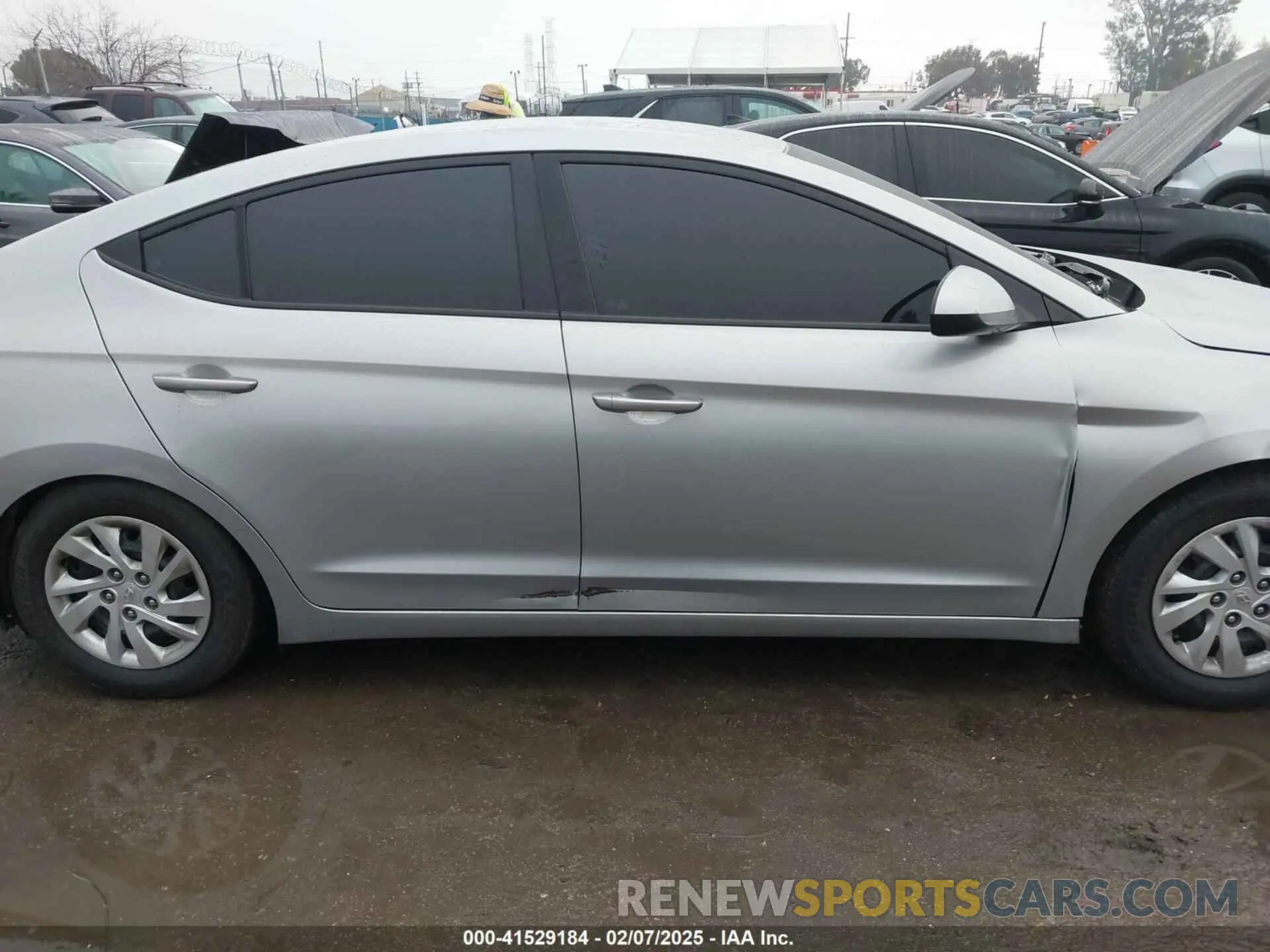 14 Photograph of a damaged car 5NPD74LFXLH587142 HYUNDAI ELANTRA 2020