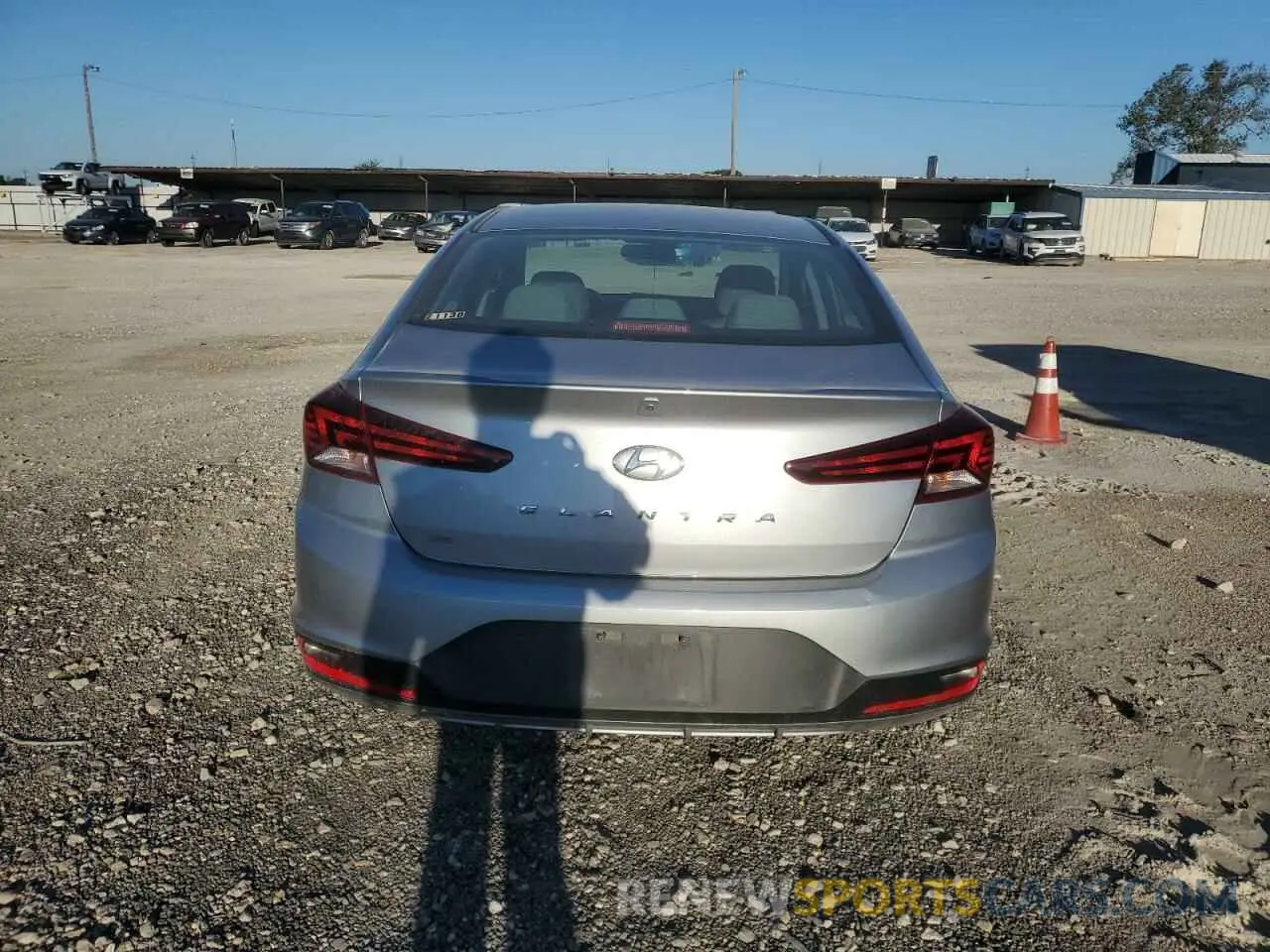 6 Photograph of a damaged car 5NPD74LFXLH600276 HYUNDAI ELANTRA 2020