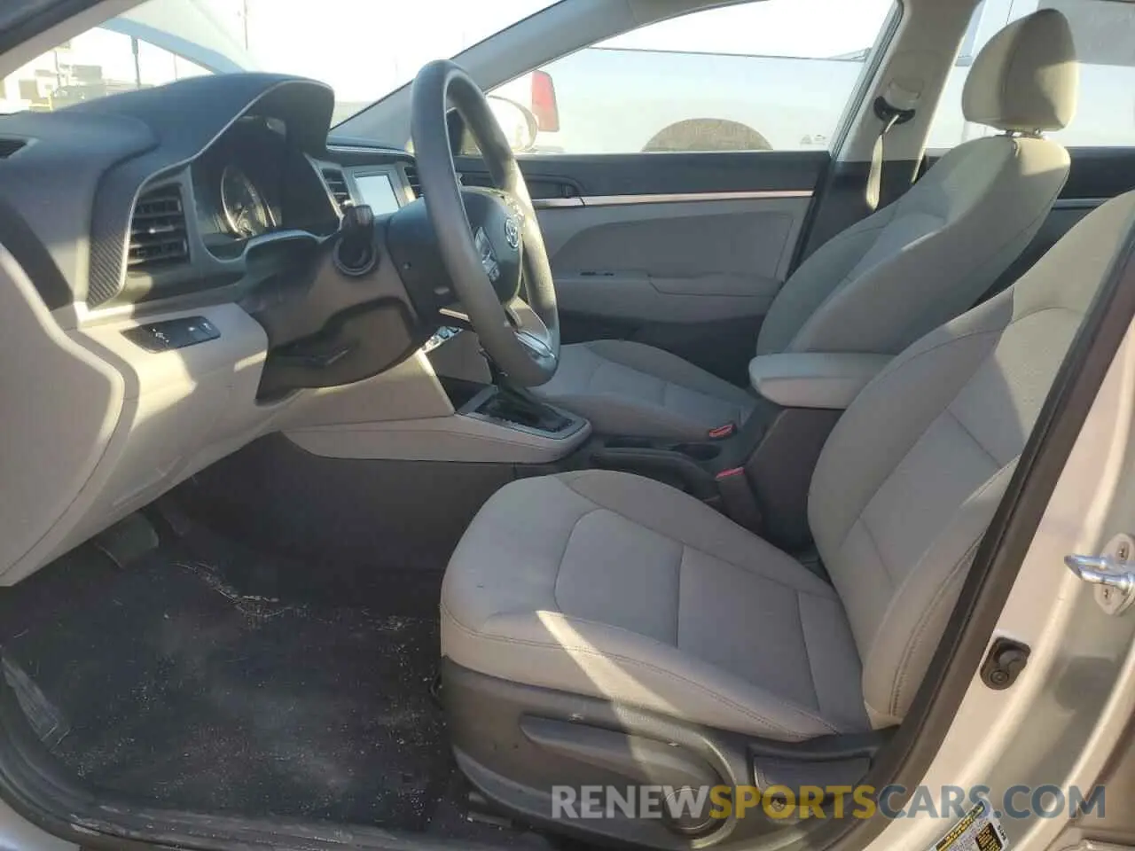 7 Photograph of a damaged car 5NPD74LFXLH600276 HYUNDAI ELANTRA 2020