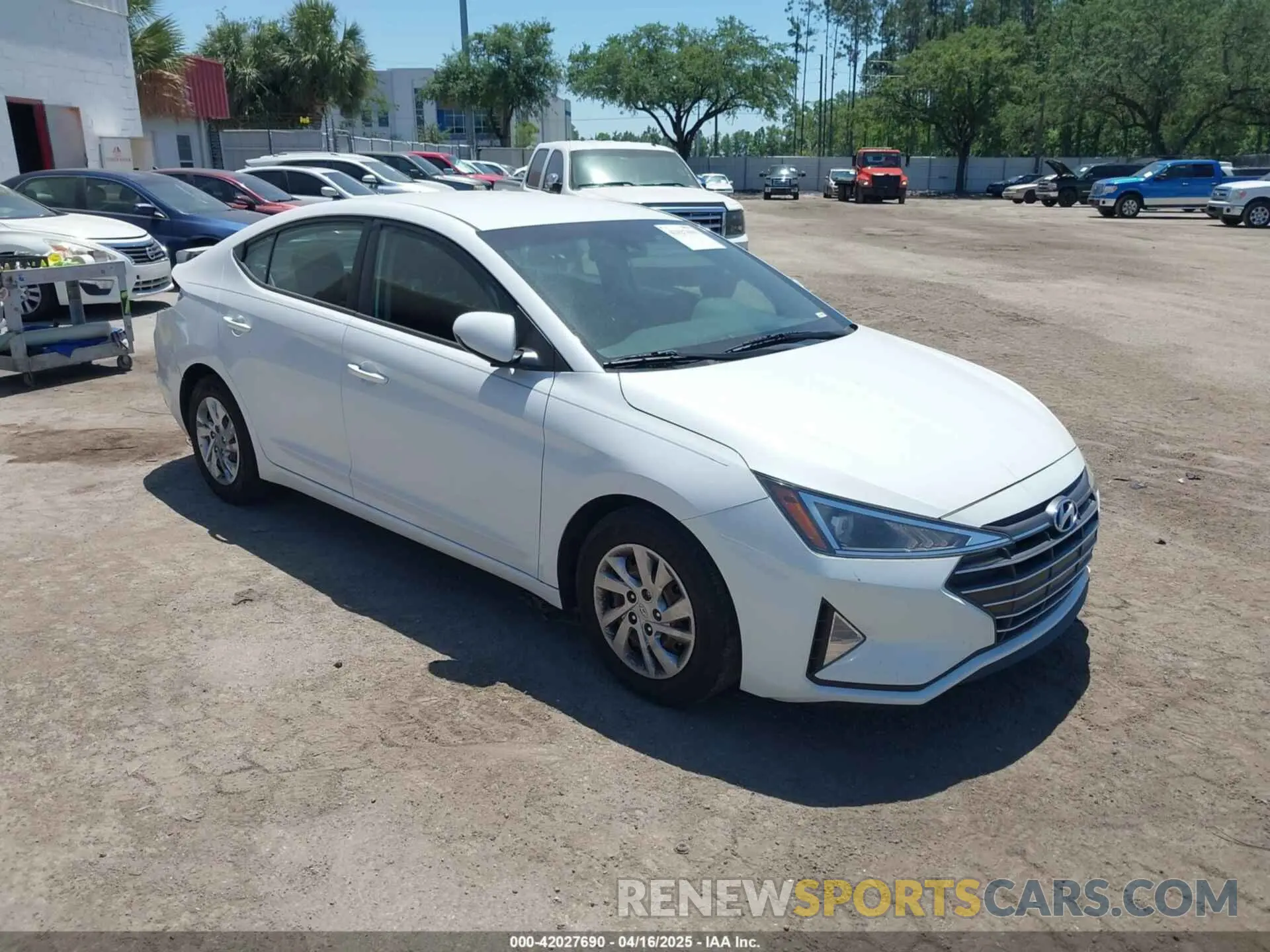 1 Photograph of a damaged car 5NPD74LFXLH608555 HYUNDAI ELANTRA 2020