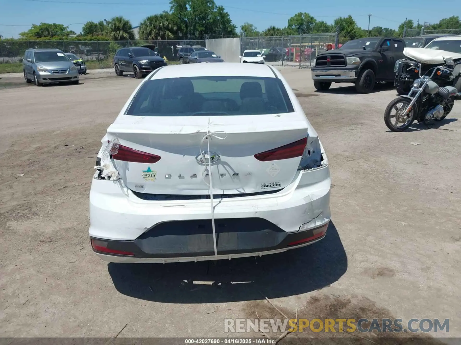 16 Photograph of a damaged car 5NPD74LFXLH608555 HYUNDAI ELANTRA 2020
