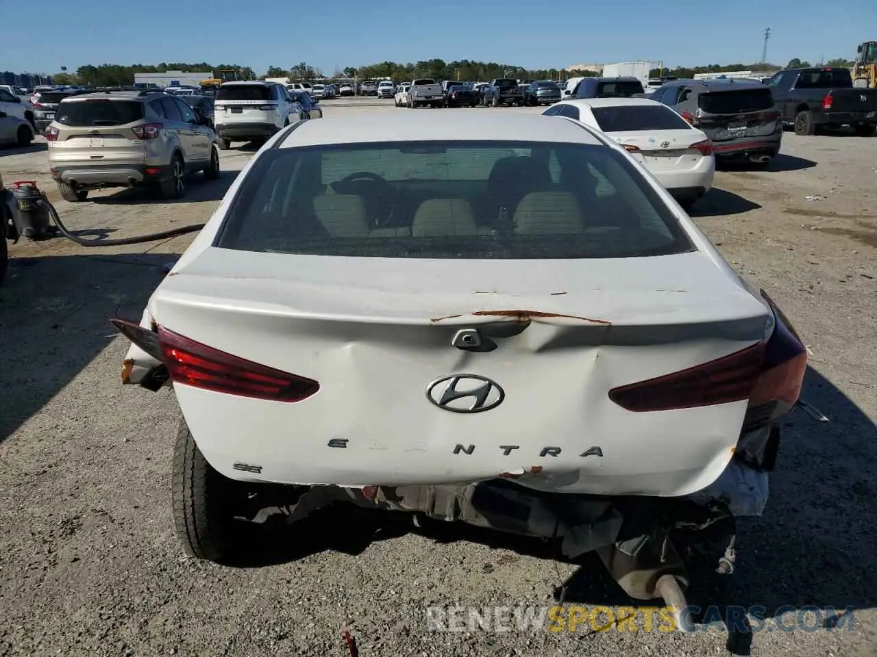 6 Photograph of a damaged car 5NPD74LFXLH609852 HYUNDAI ELANTRA 2020
