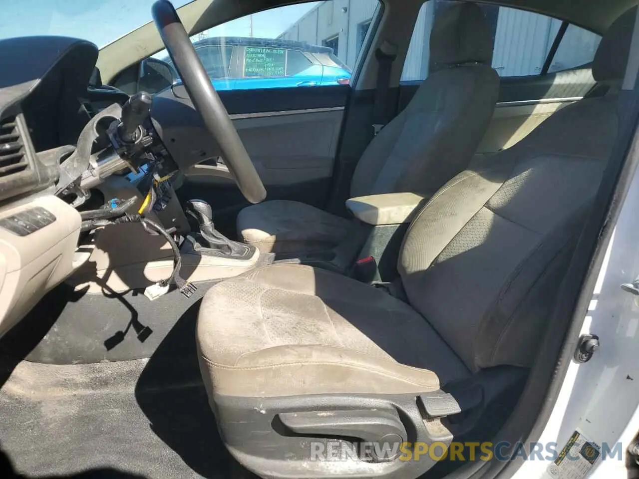 7 Photograph of a damaged car 5NPD74LFXLH609852 HYUNDAI ELANTRA 2020