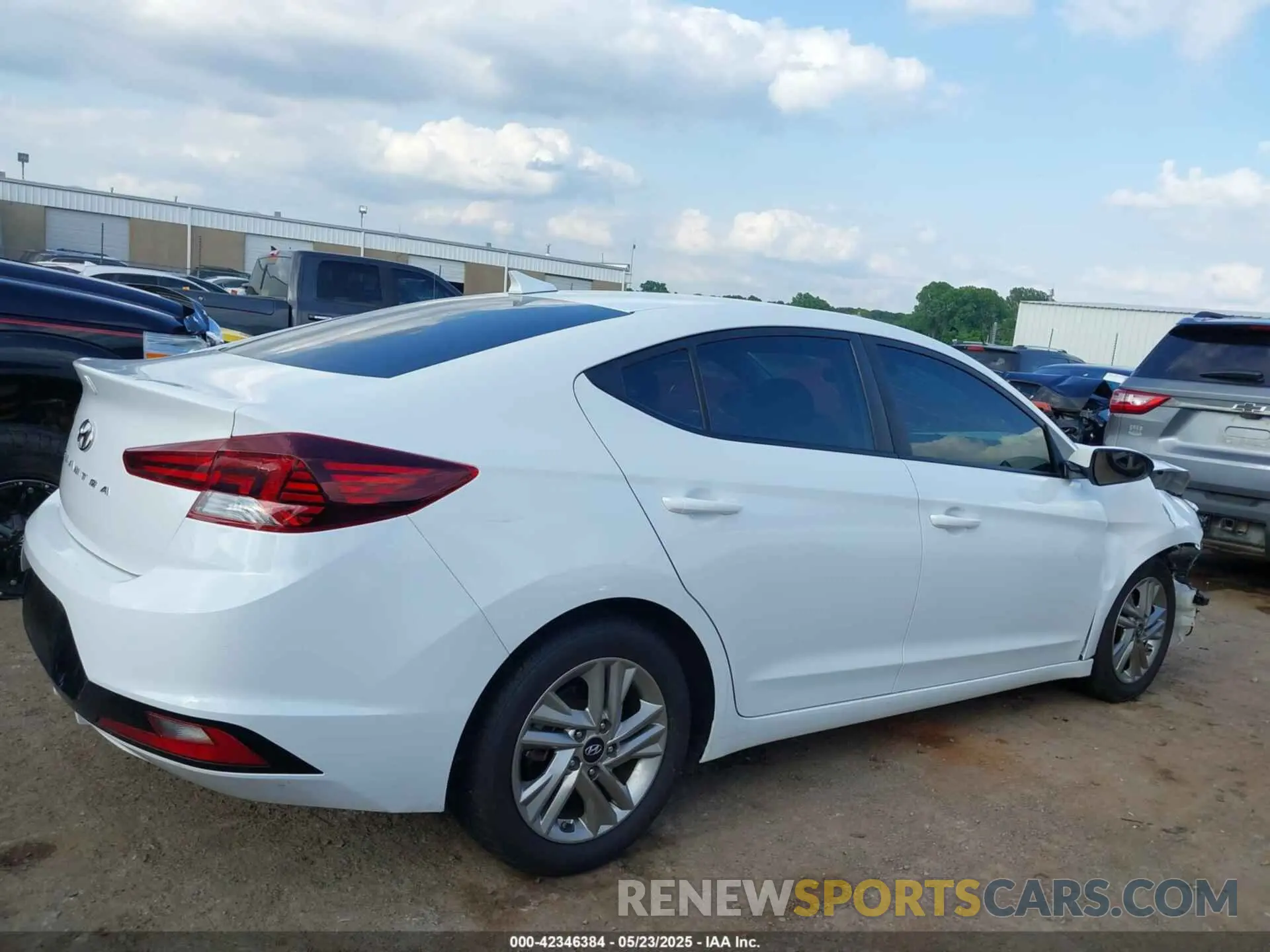 14 Photograph of a damaged car 5NPD84LF0LH515492 HYUNDAI ELANTRA 2020