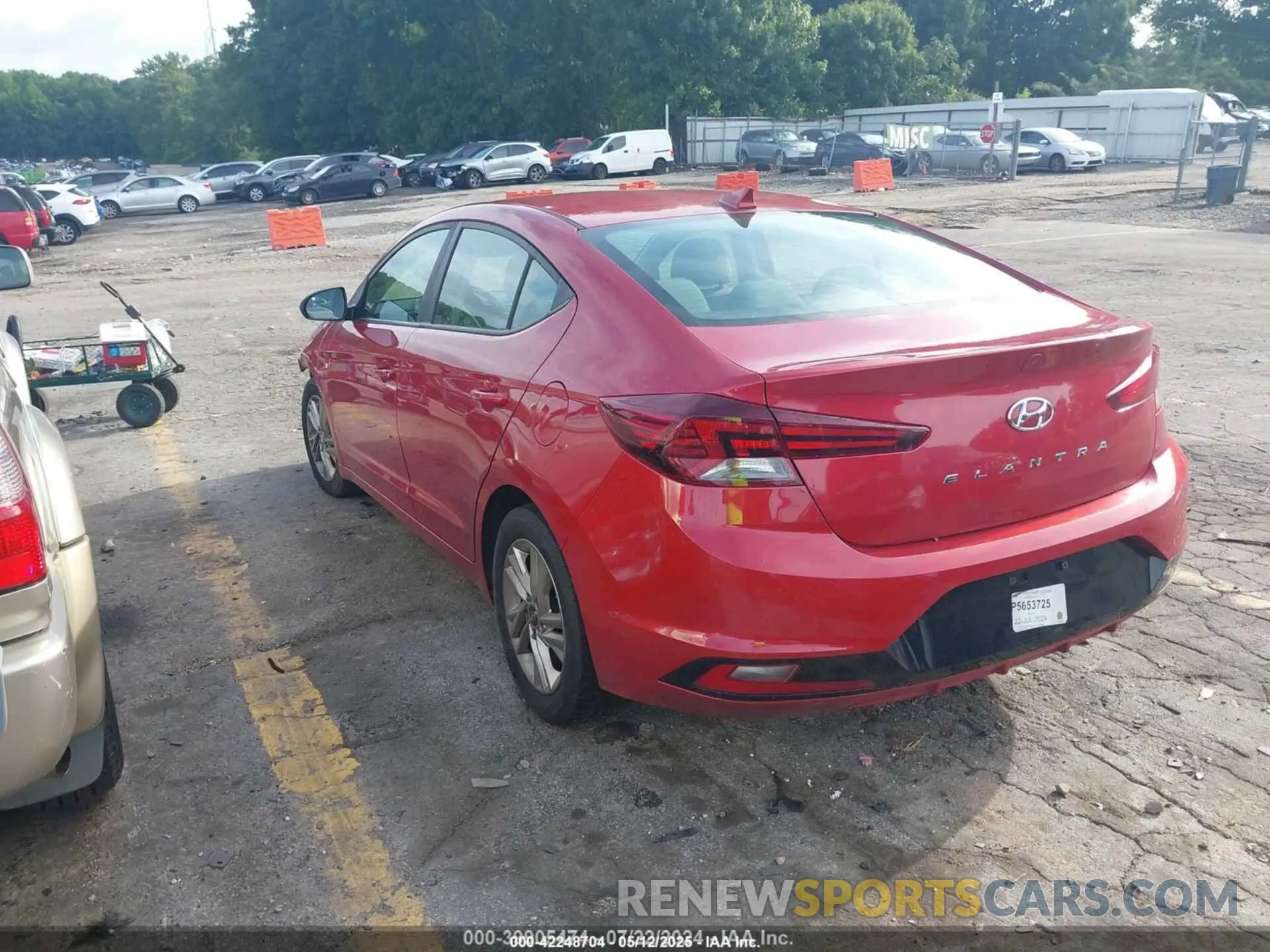 3 Photograph of a damaged car 5NPD84LF0LH524709 HYUNDAI ELANTRA 2020