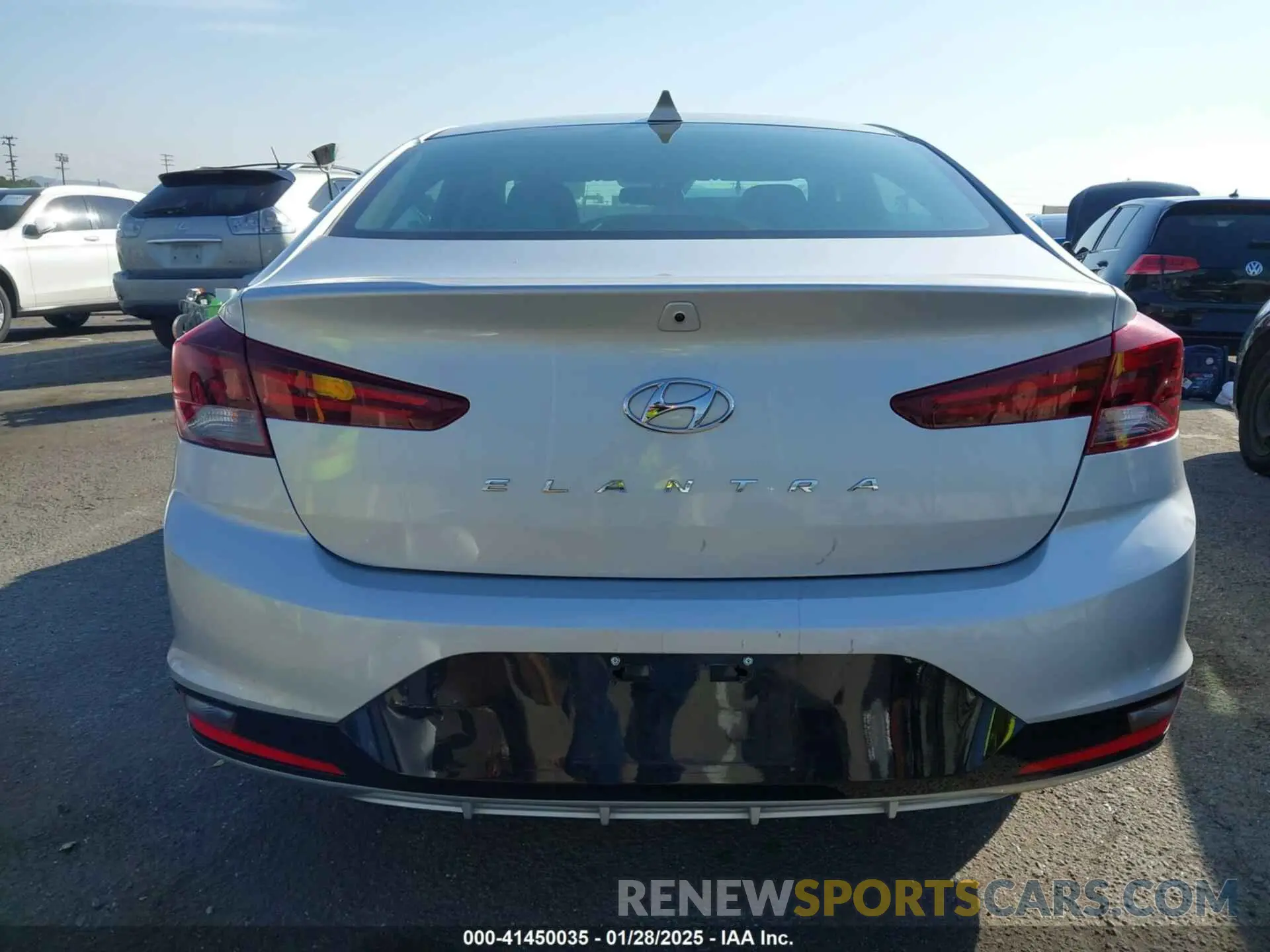 16 Photograph of a damaged car 5NPD84LF0LH532695 HYUNDAI ELANTRA 2020