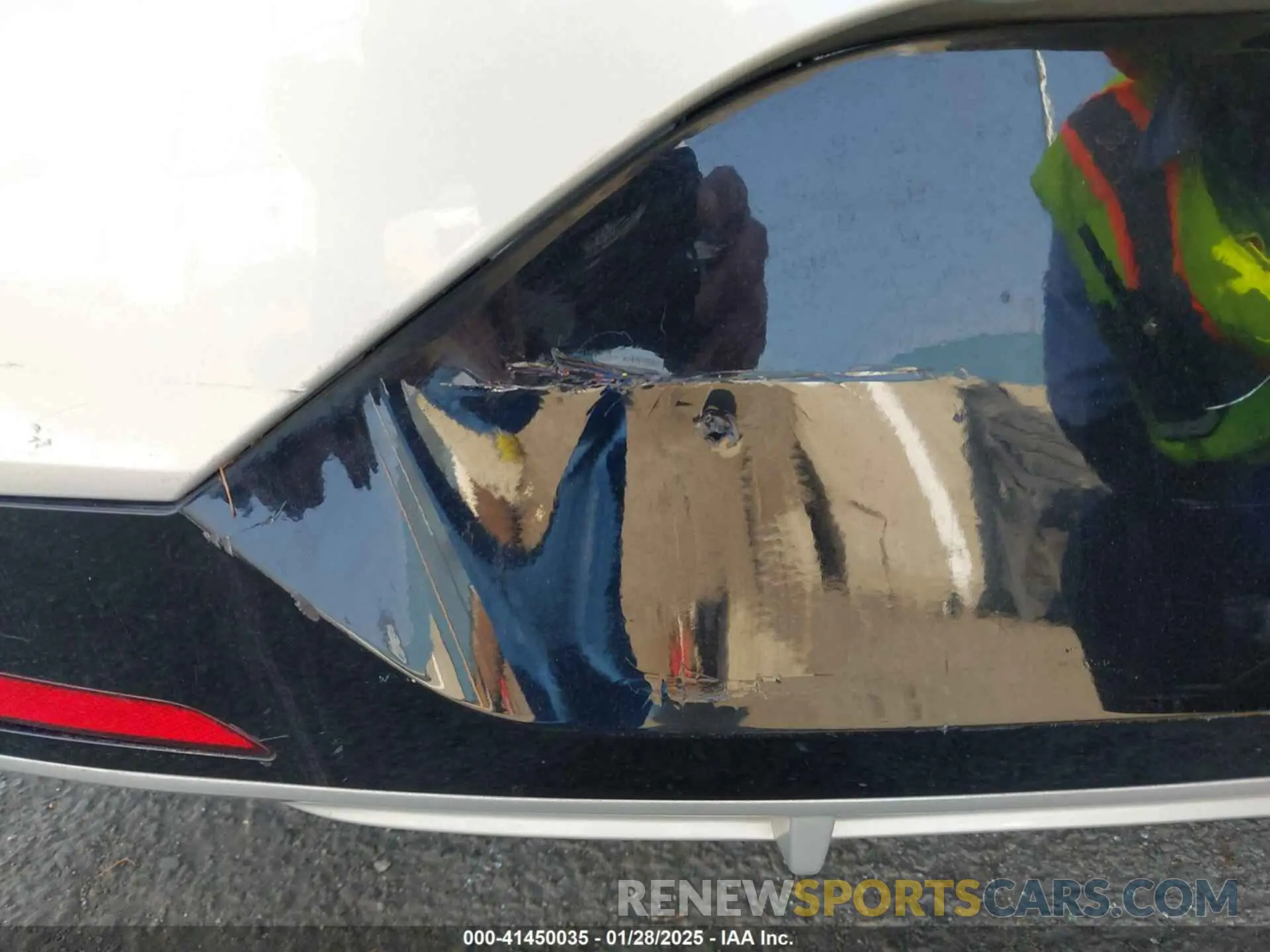 19 Photograph of a damaged car 5NPD84LF0LH532695 HYUNDAI ELANTRA 2020