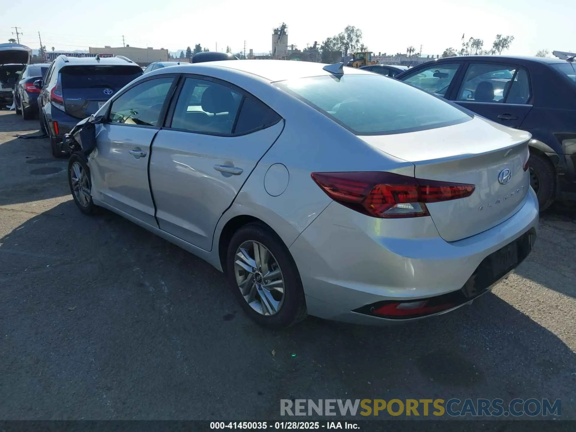 3 Photograph of a damaged car 5NPD84LF0LH532695 HYUNDAI ELANTRA 2020